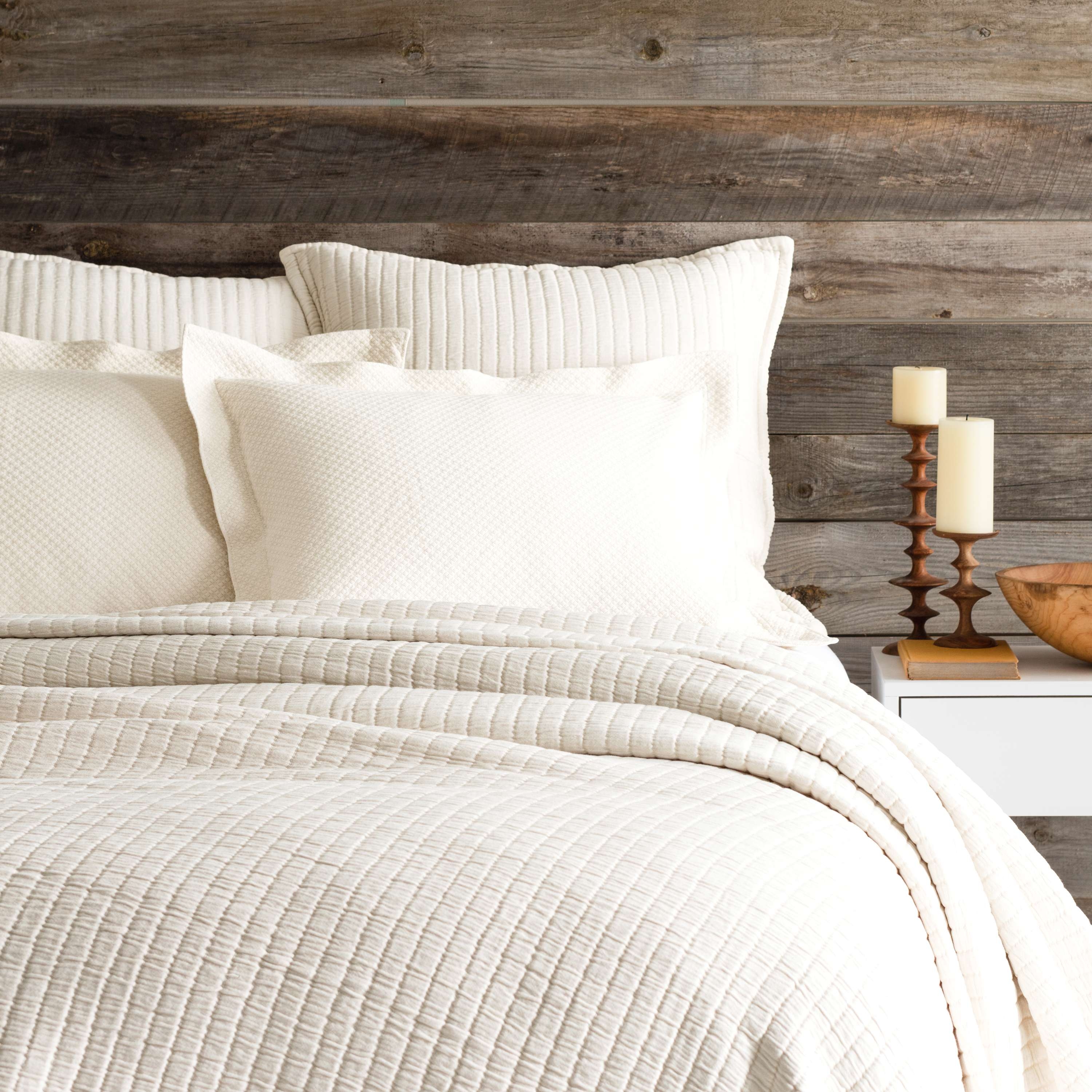 Boyfriend Ivory matelasse coverlet - Image 0