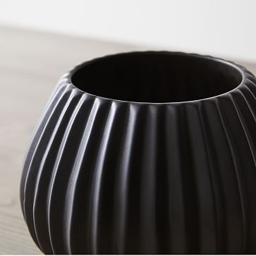 Sanibel Wide Vase, Black - Image 3