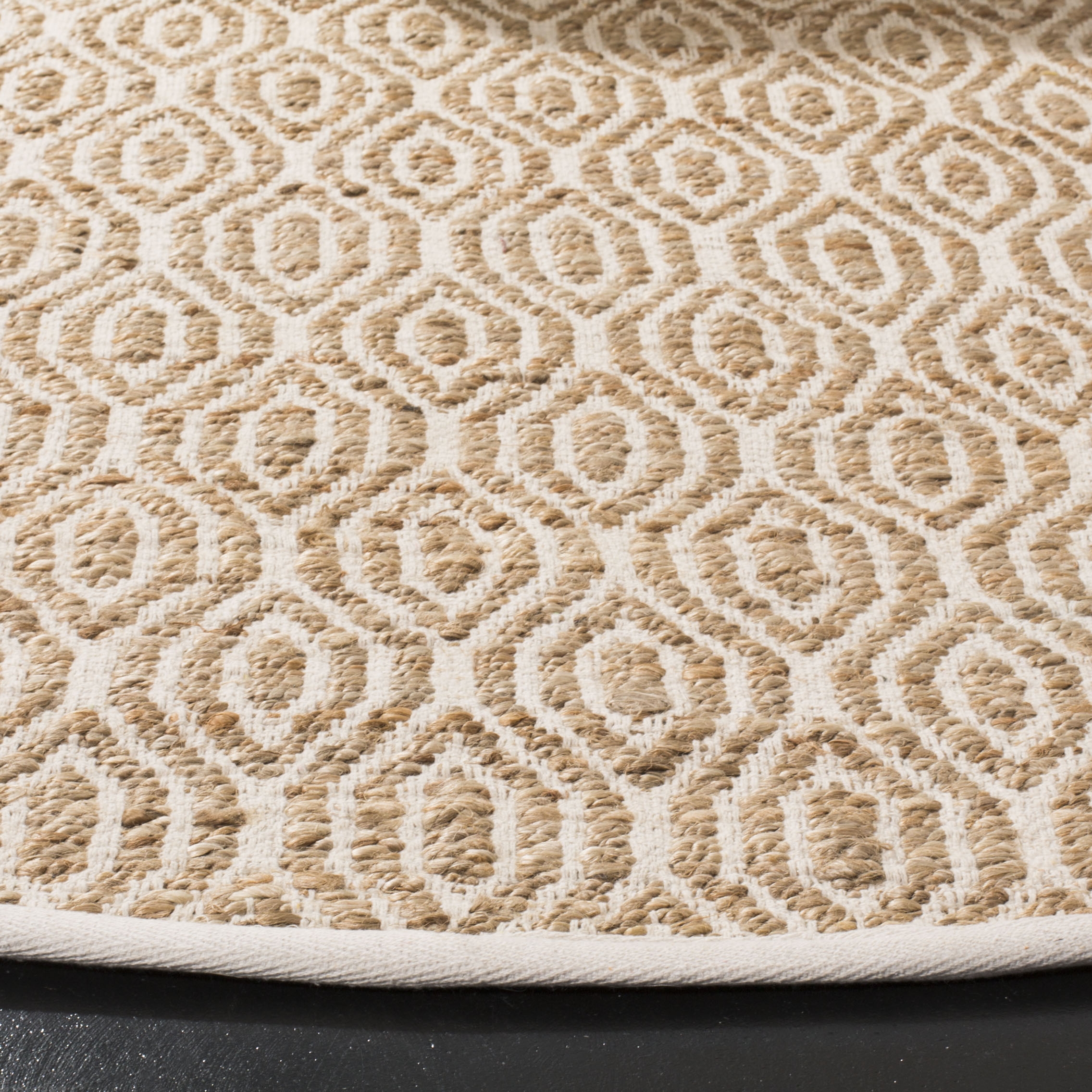 Arlo Home Hand Woven Area Rug, CAP822I, Natural,  6' X 6' Round - Image 2