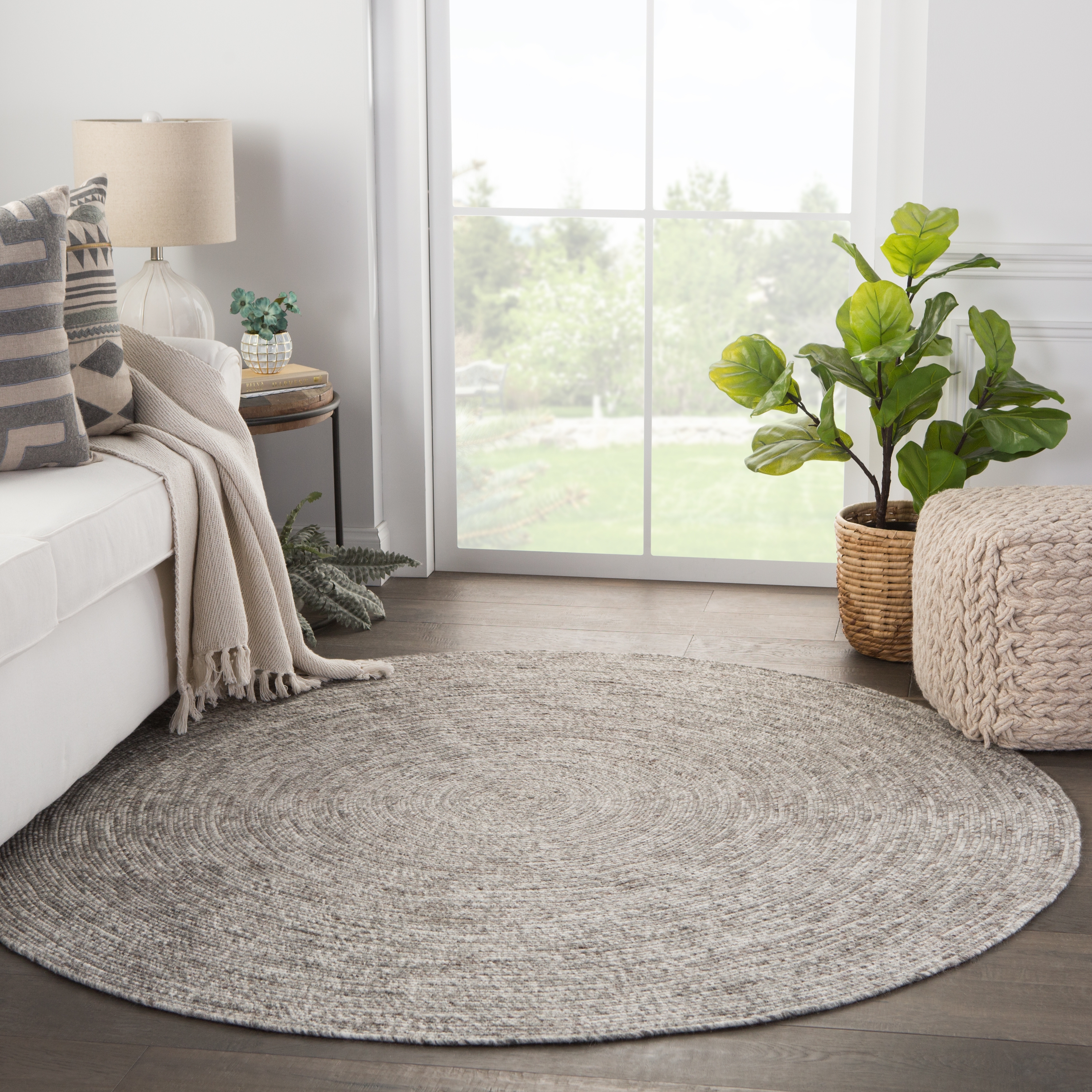 Tenby Natural Solid Gray/ White Round Area Rug (8'X8') - Image 3