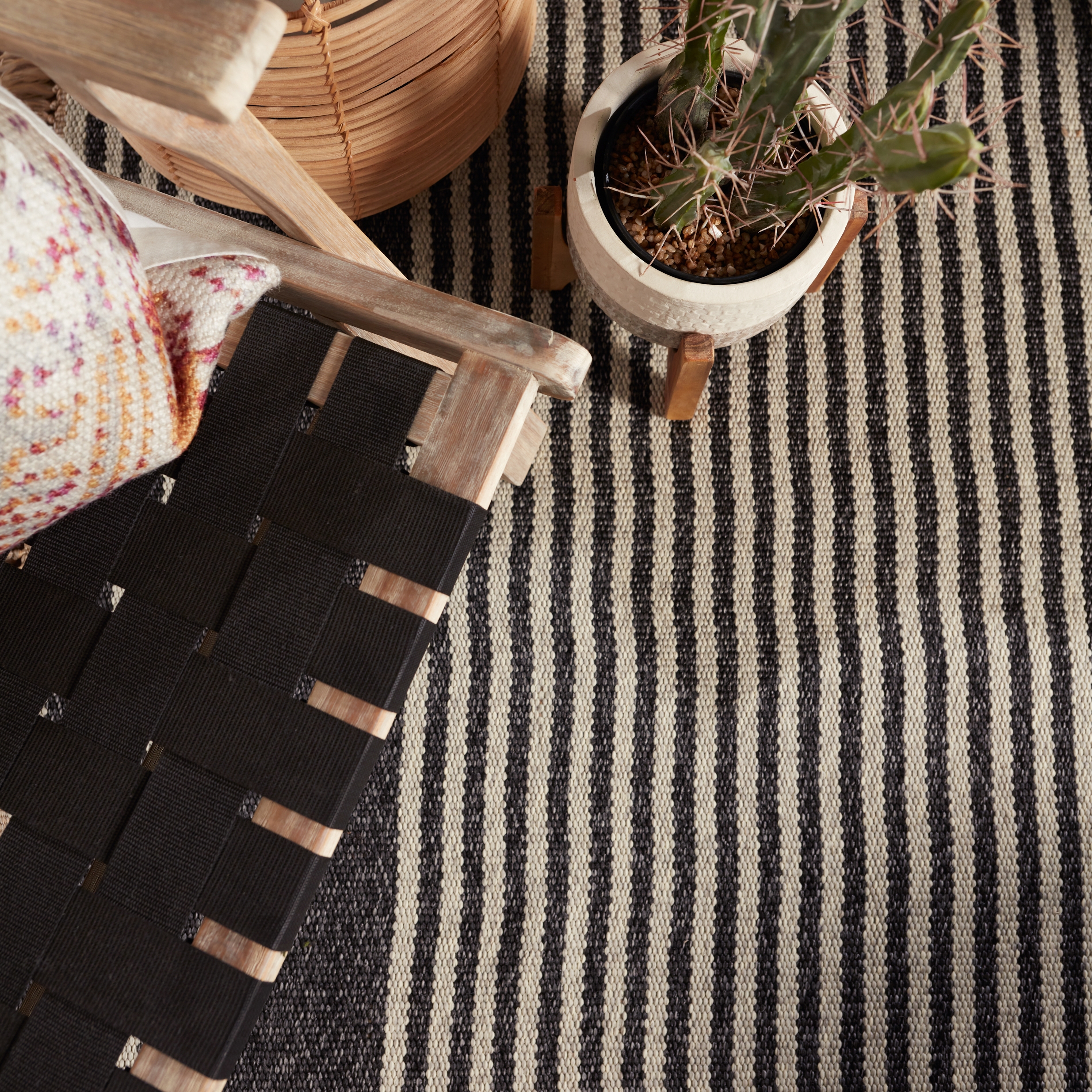 Vibe by Strand Indoor/ Outdoor Striped Dark Gray/ Beige Area Rug (2'X3') - Image 8
