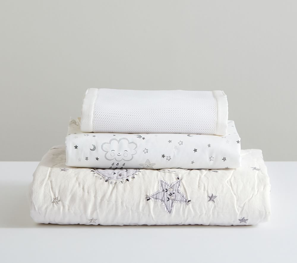 Skye Quilt Set with Organic Skye Fitted Crib Sheet and White Mesh Liner - Image 0