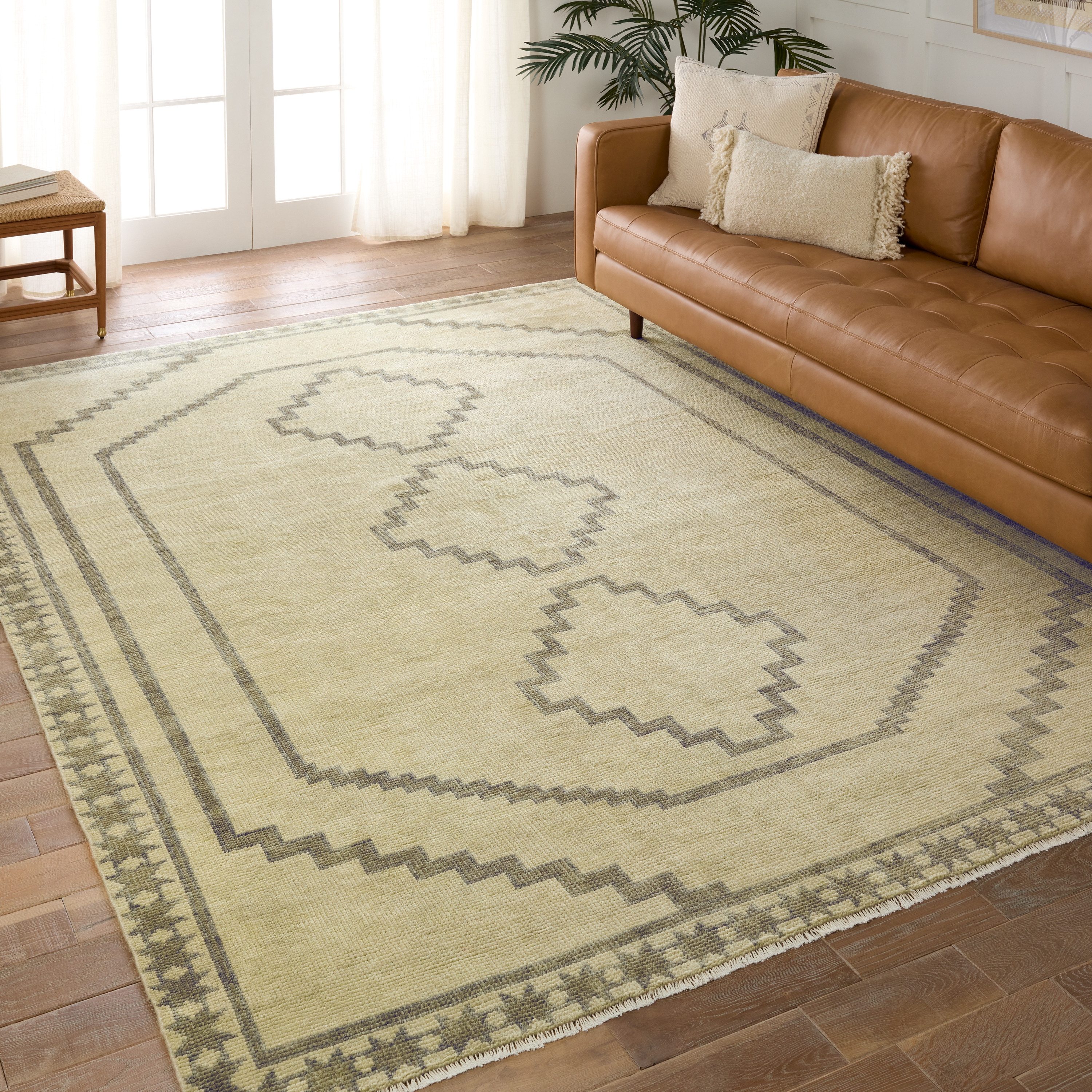 Paphos Hand-Knotted Medallion Green/ Gray Area Rug (8'X10') - Image 4