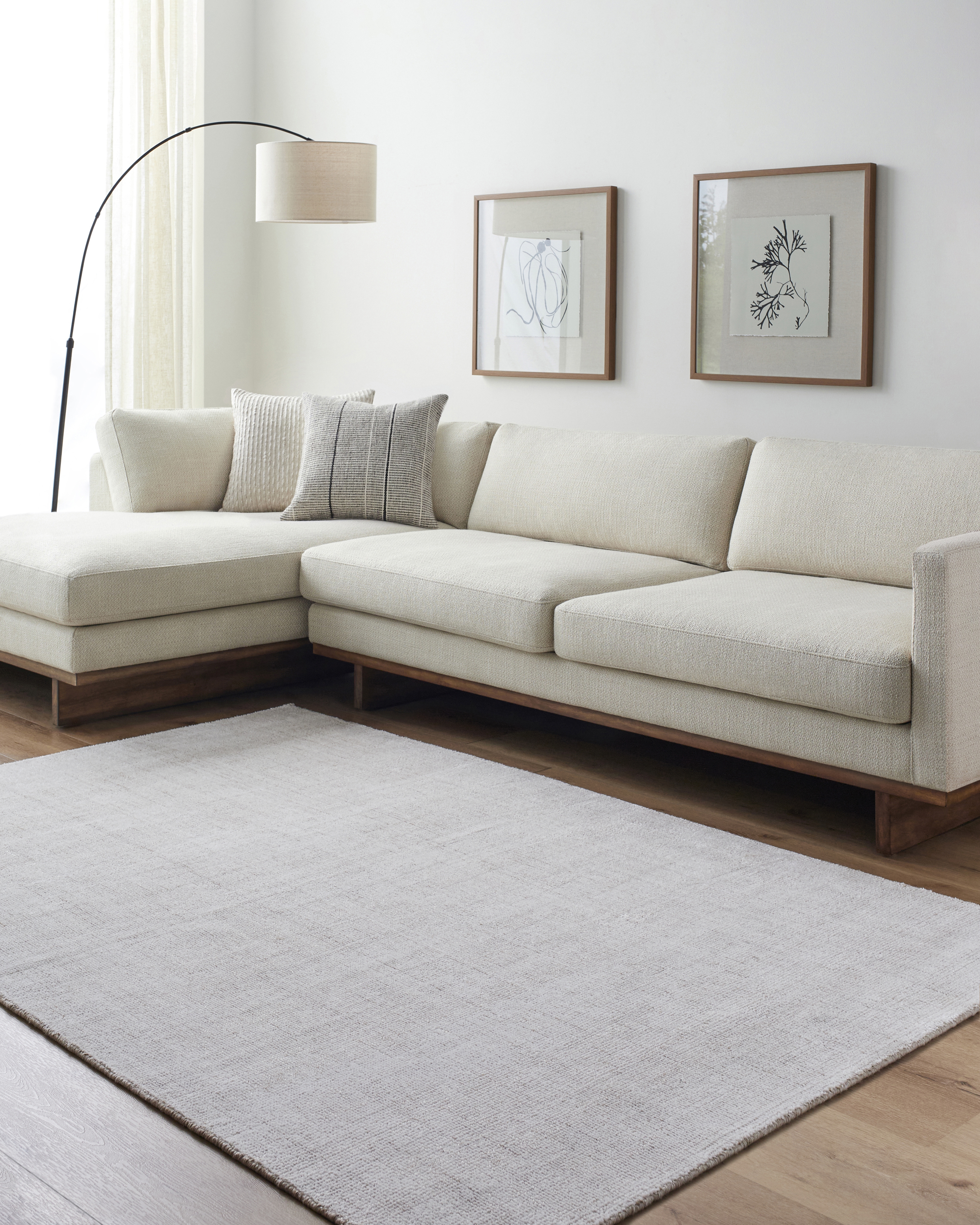 Sochi Gray Indoor 10' x 14' Handmade Rug - Image 1