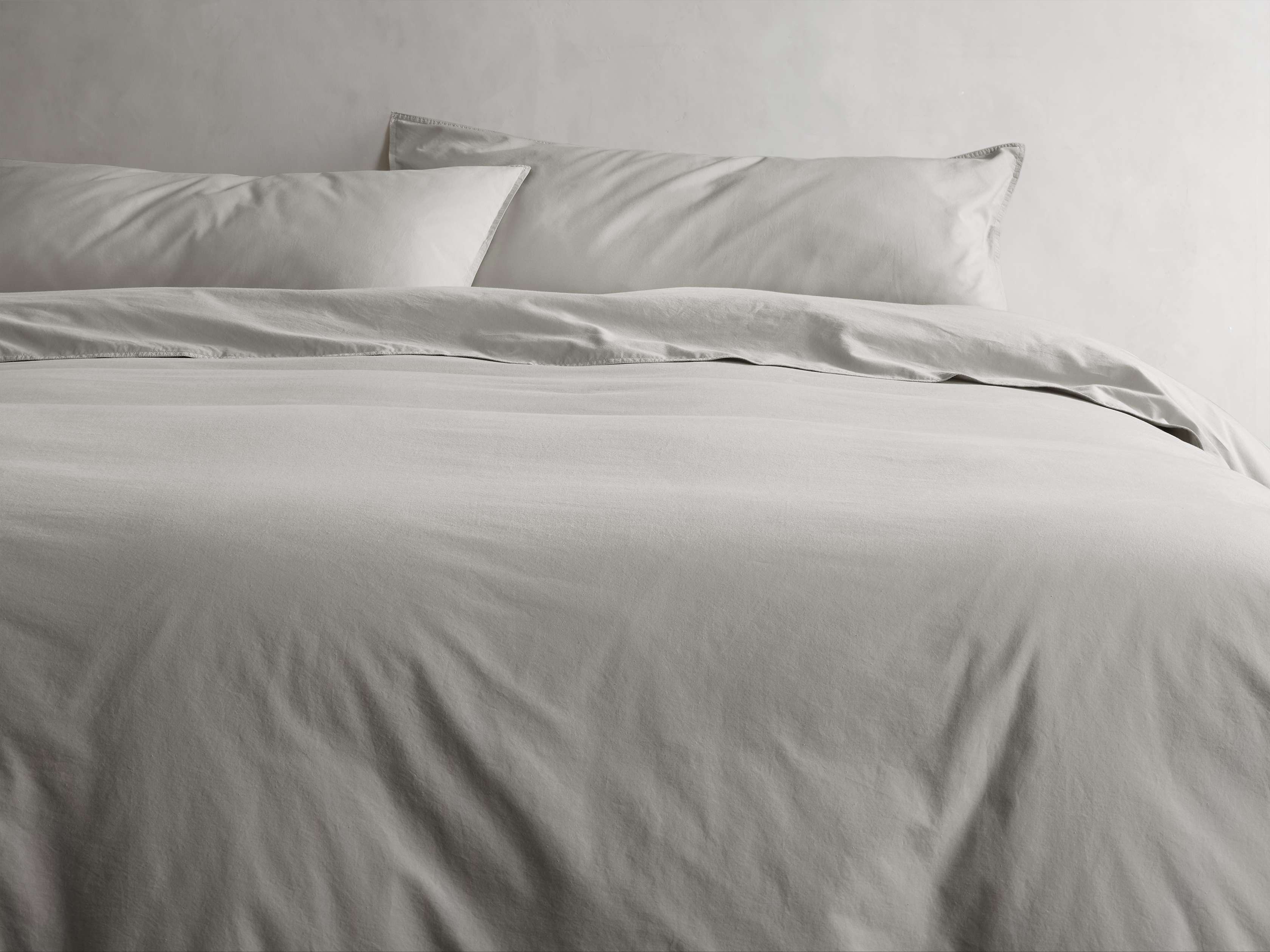 Italian Garment-Dyed Duvet Set Percale Queen in Gray - Image 0