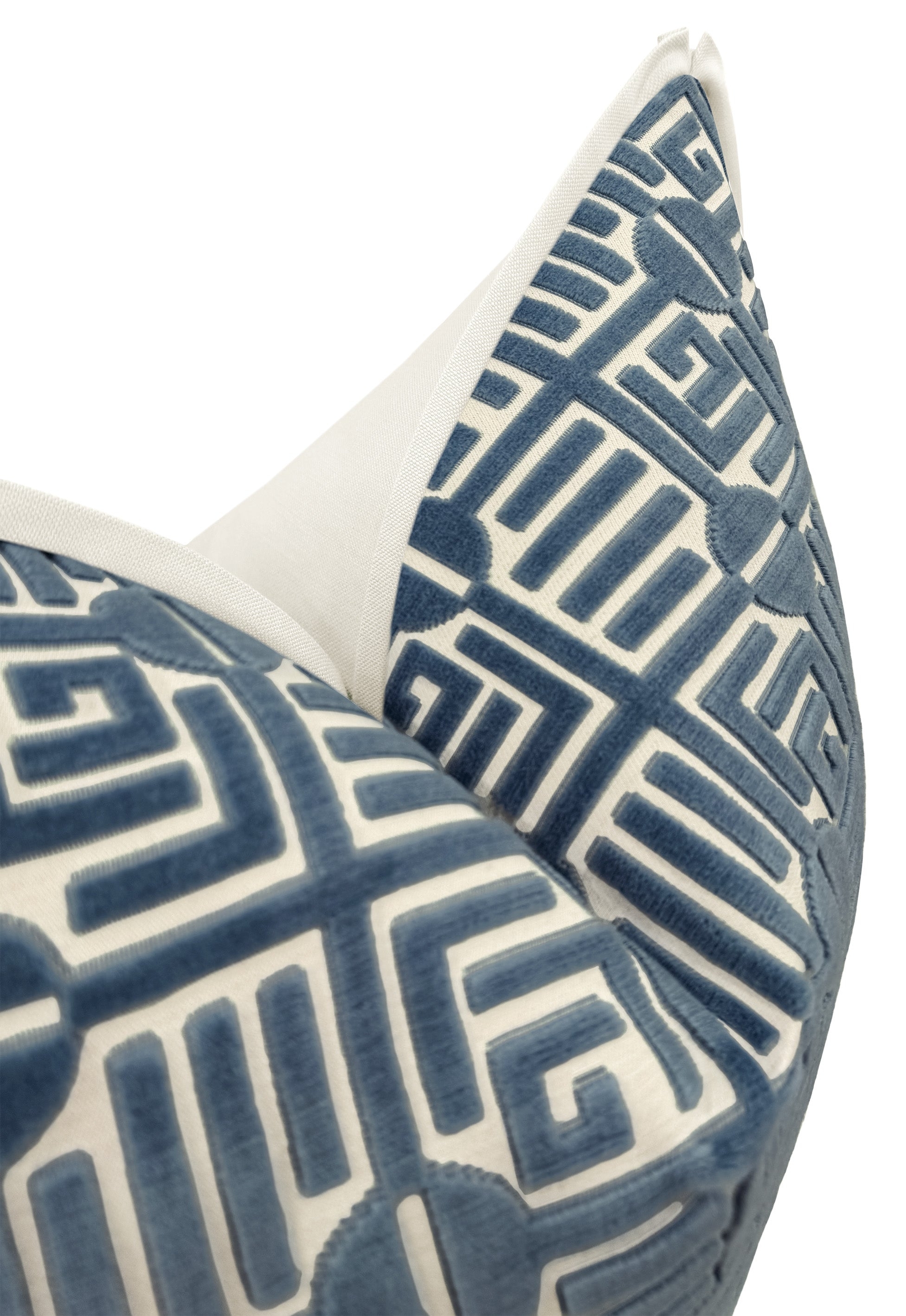LABYRINTH VELVET // NAVY | THIBAUT - 20" X 20" / BUTTERFLY FLANGE / Olive - Image 4