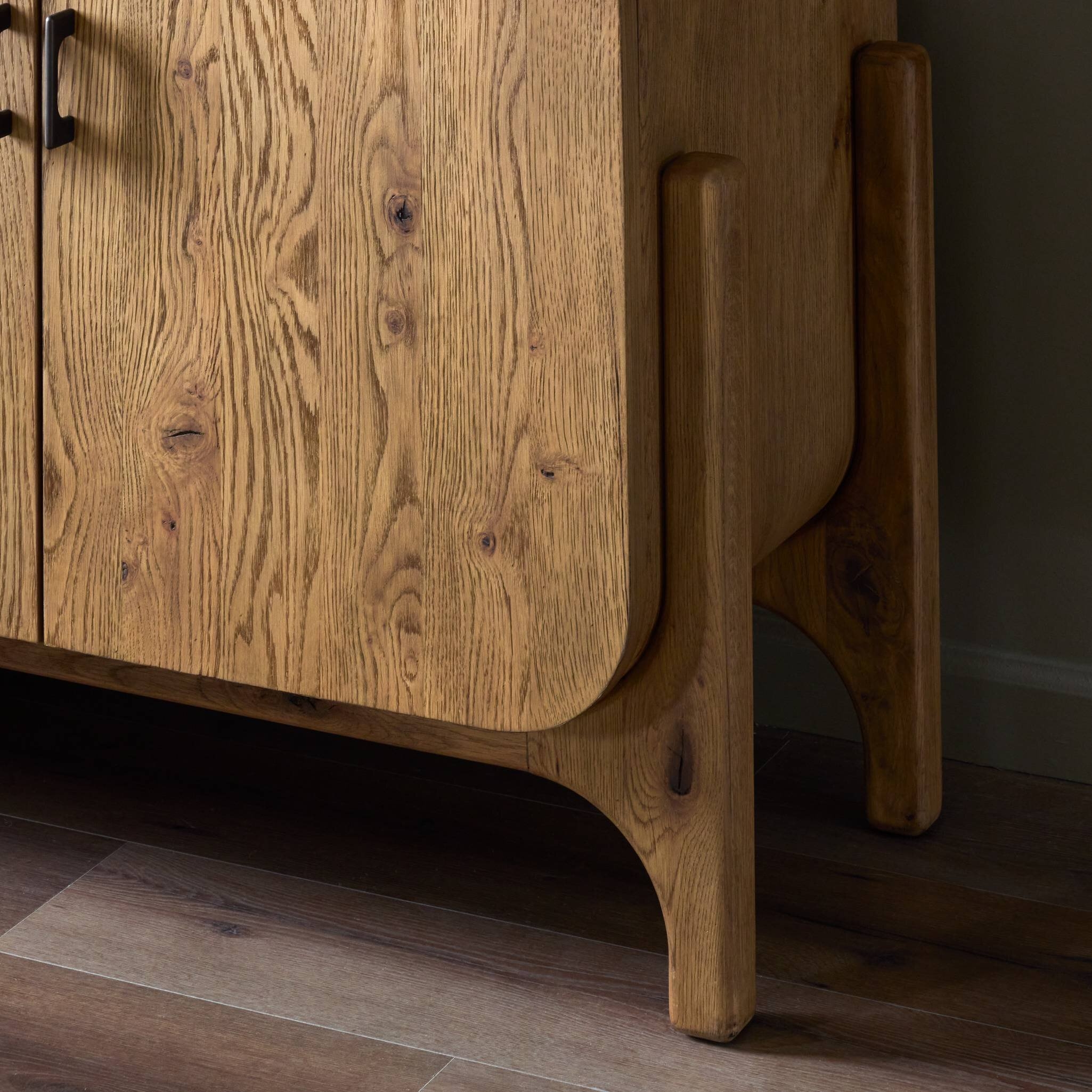 Bloomfield Media Console - Worn Oak Veneer - Image 13