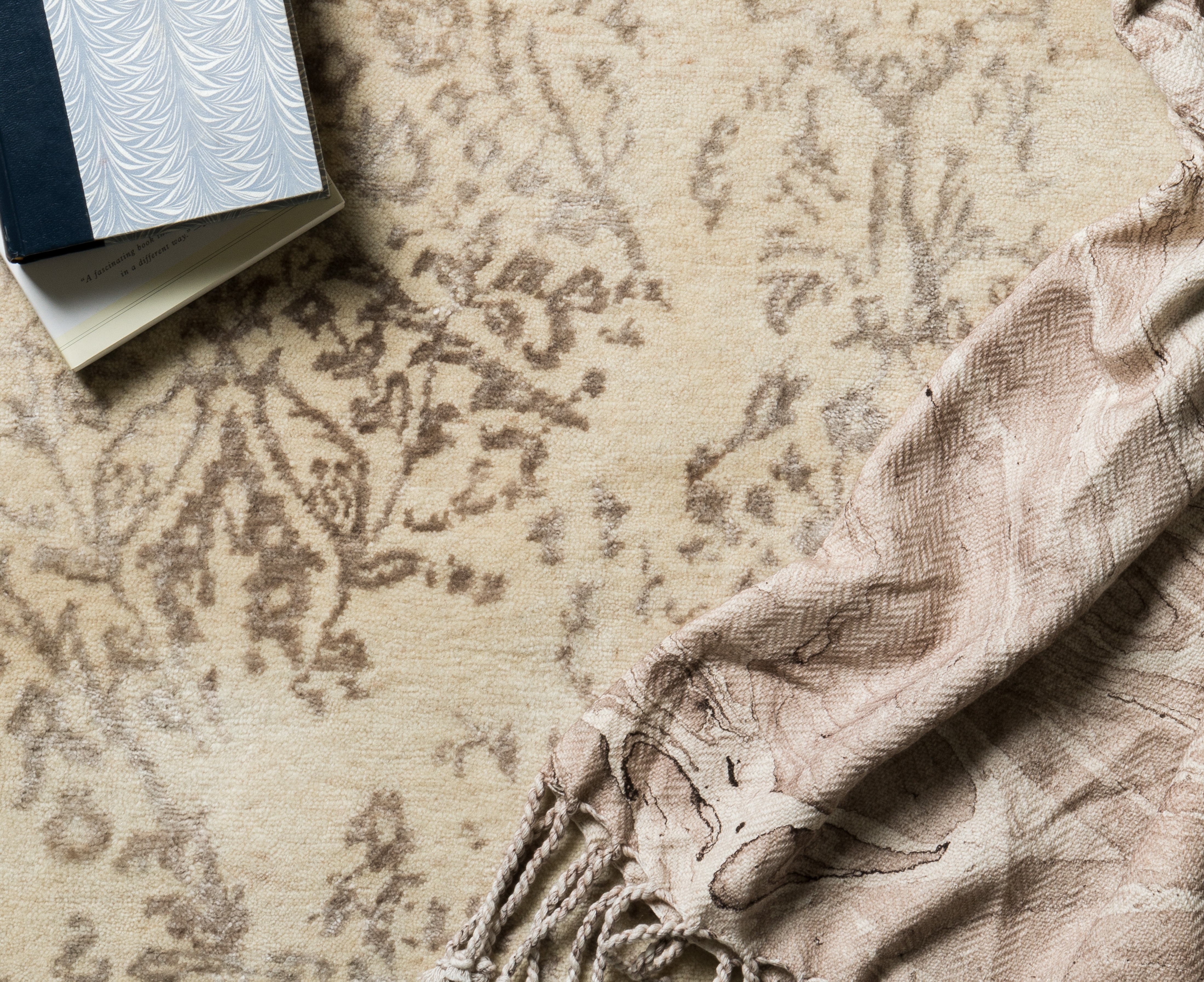 Loloi Pearl PU-03 Ant. Ivory / Taupe 5'-6" x 8'-6" - Image 2