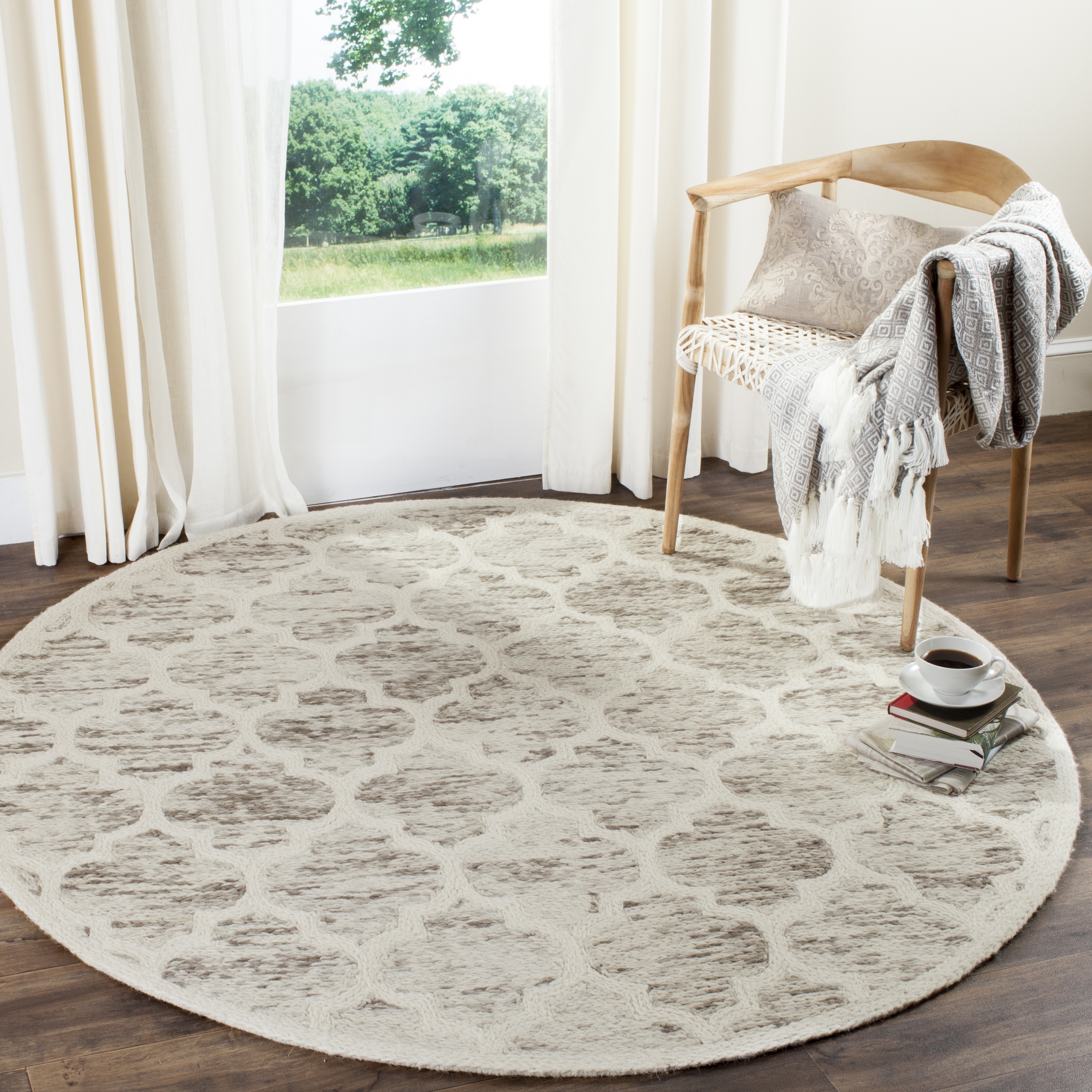 Arlo Home Hand Loomed Area Rug, HIM121A, Grey/Ivory,  6' X 6' Round - Image 1
