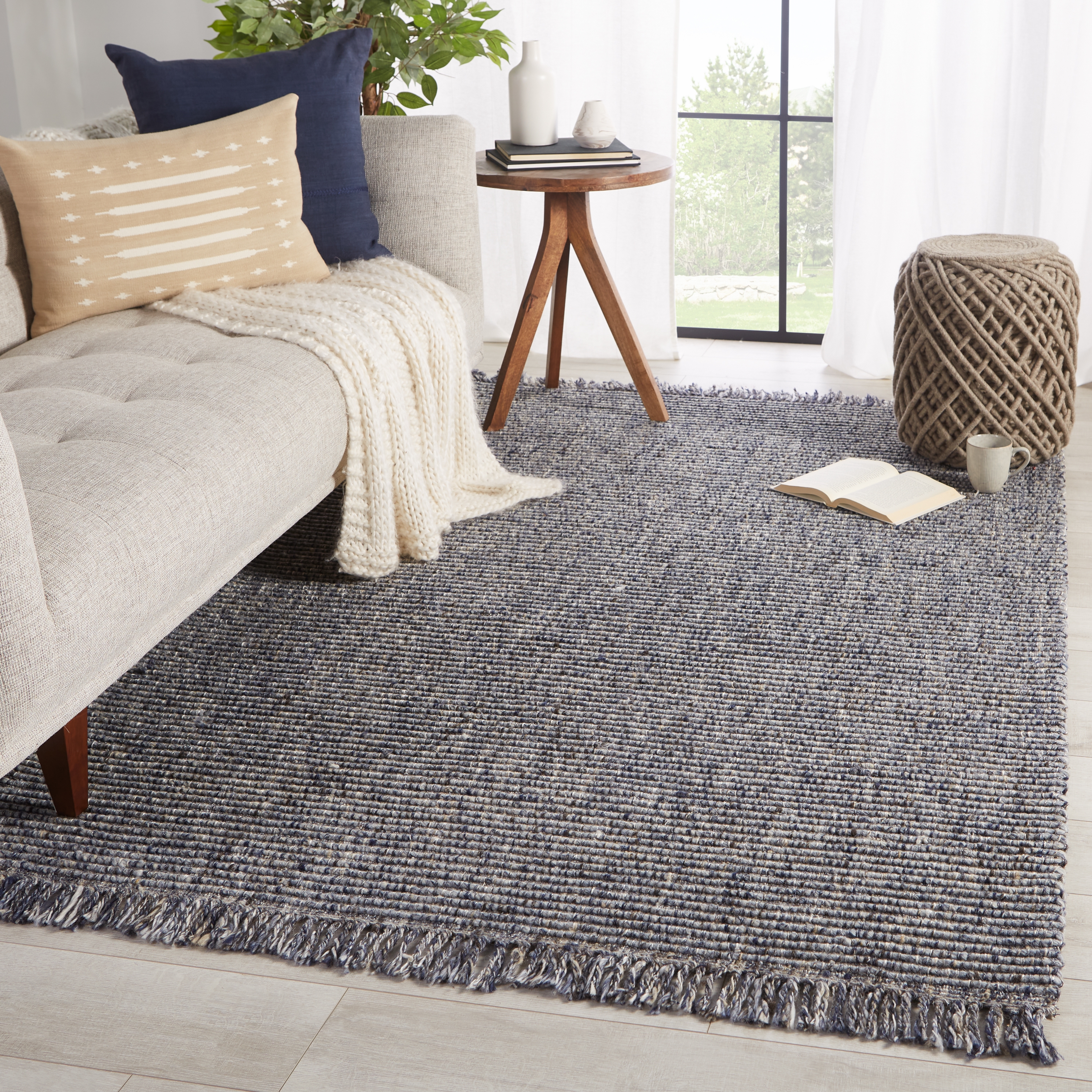 Caraway Handwoven Solid Blue/ Gray Area Rug (5'X8') - Image 4