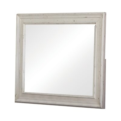 Lundys Dresser Mirror - Image 0