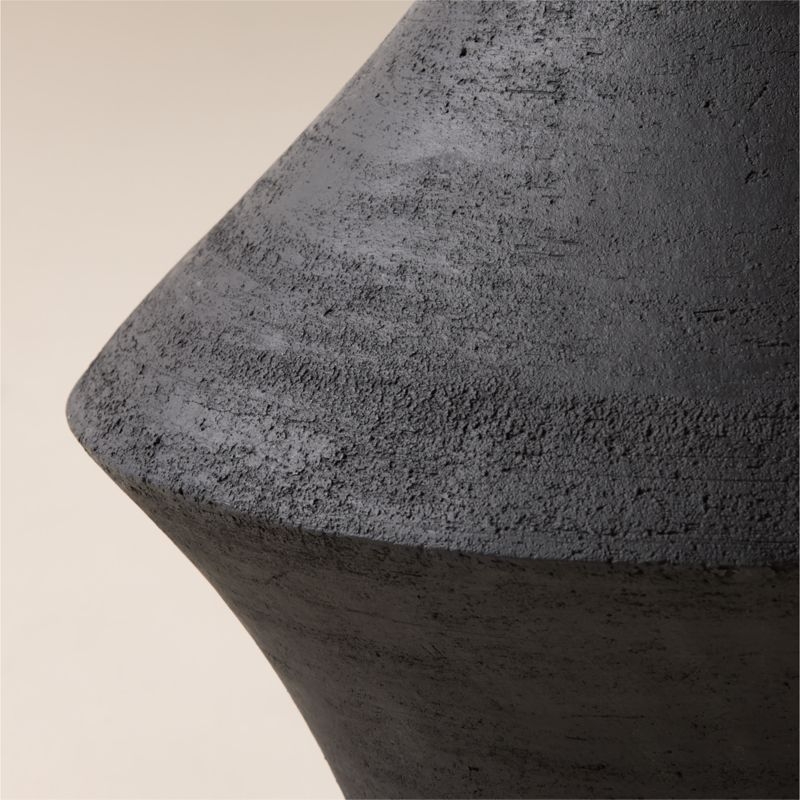 Santo Black Terracotta Floor Vase - Image 2