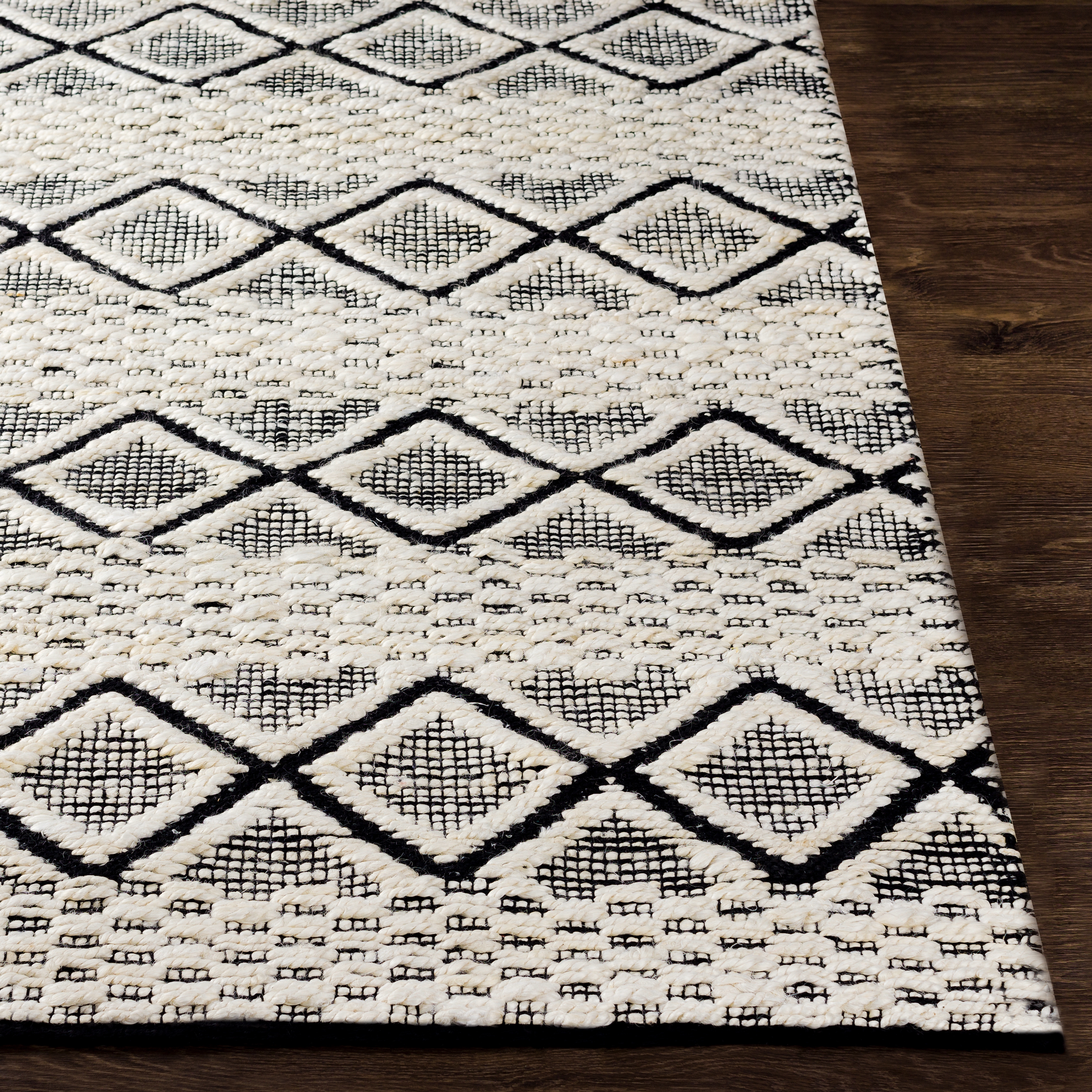 Santa Barbara Beige Indoor 6' x 9' Handmade Rug - Image 1