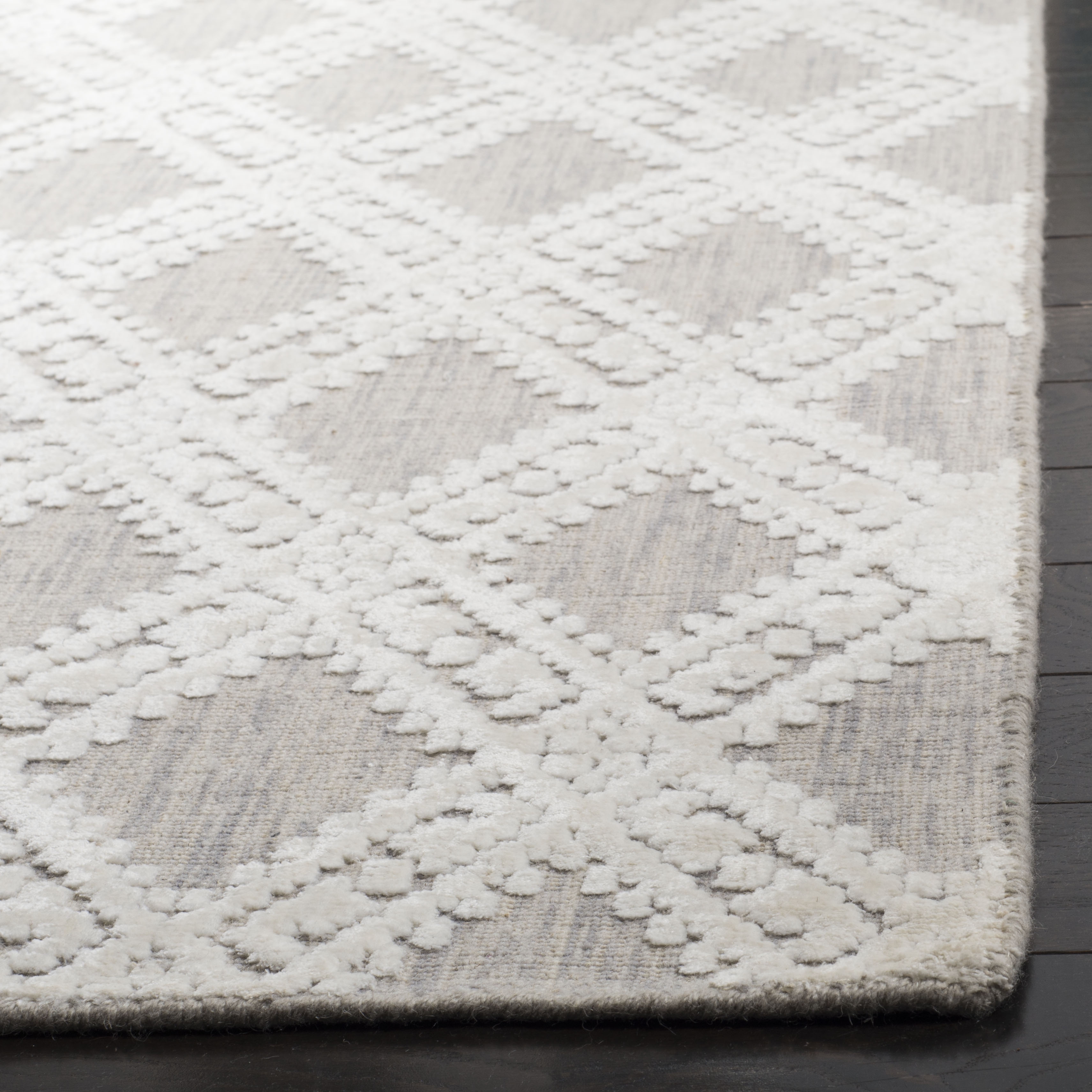Arlo Home Hand Loomed Area Rug, MIR901A, Silver/Ivory,  6' X 9' - Image 2
