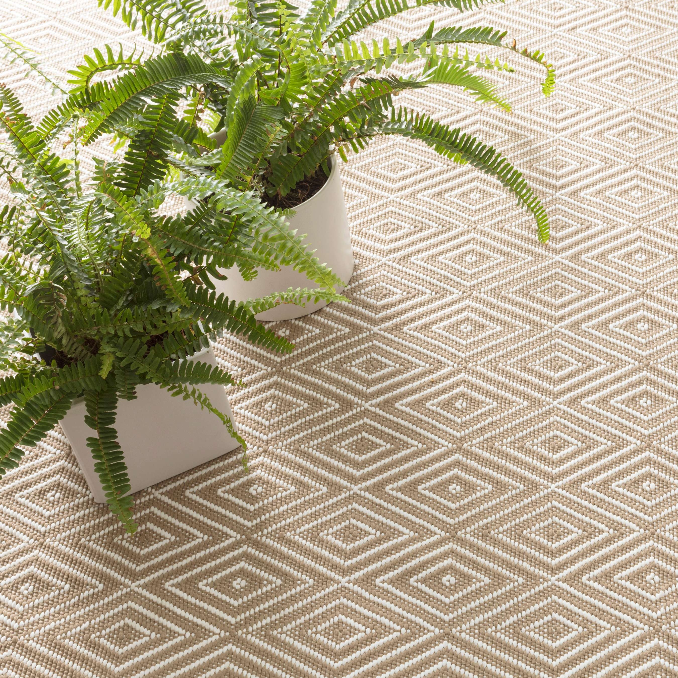 Diamond Khaki/White Handwoven Indoor/Outdoor Rug - Image 1
