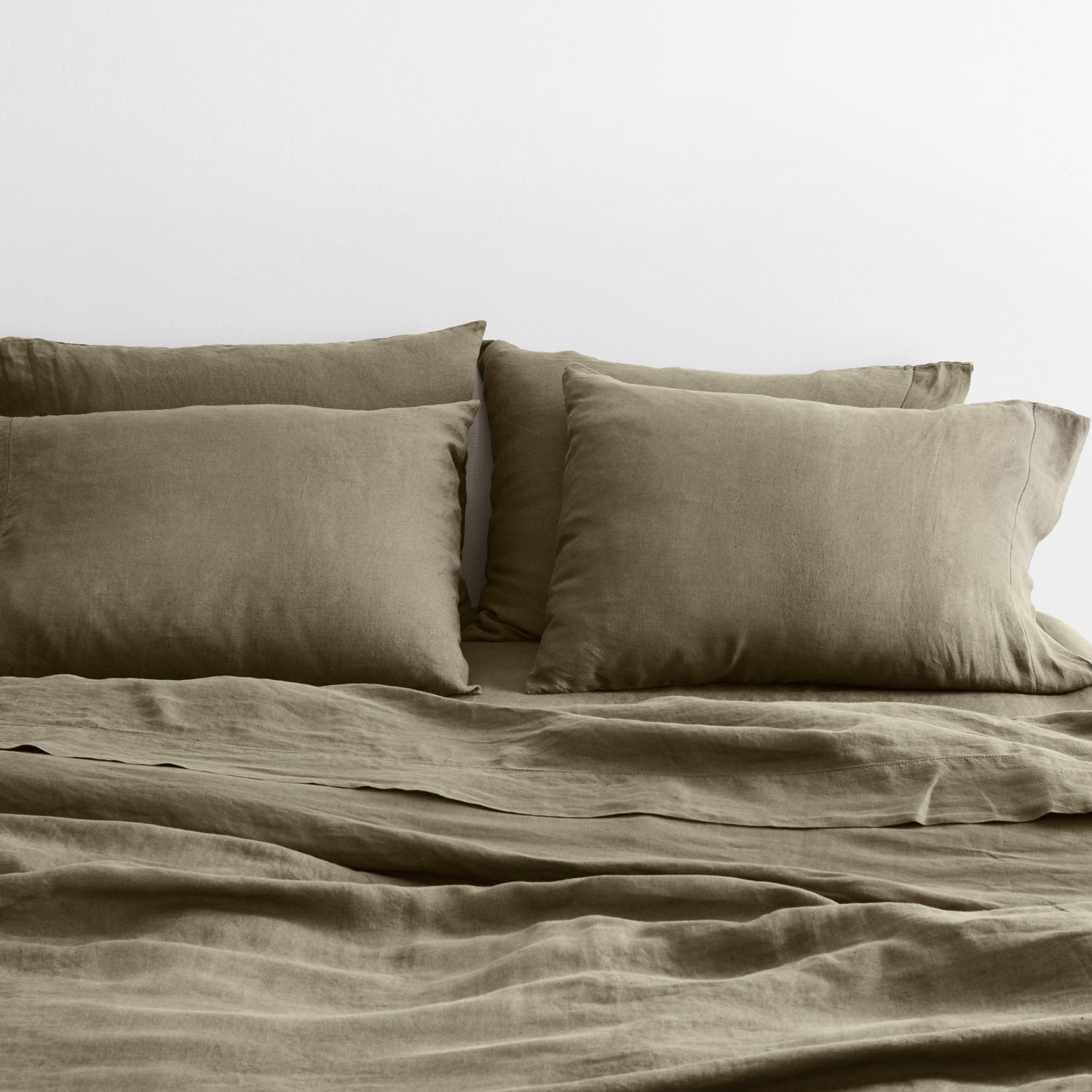 The Citizenry Stonewashed Linen Bed Bundle | Queen | Sand - Image 1