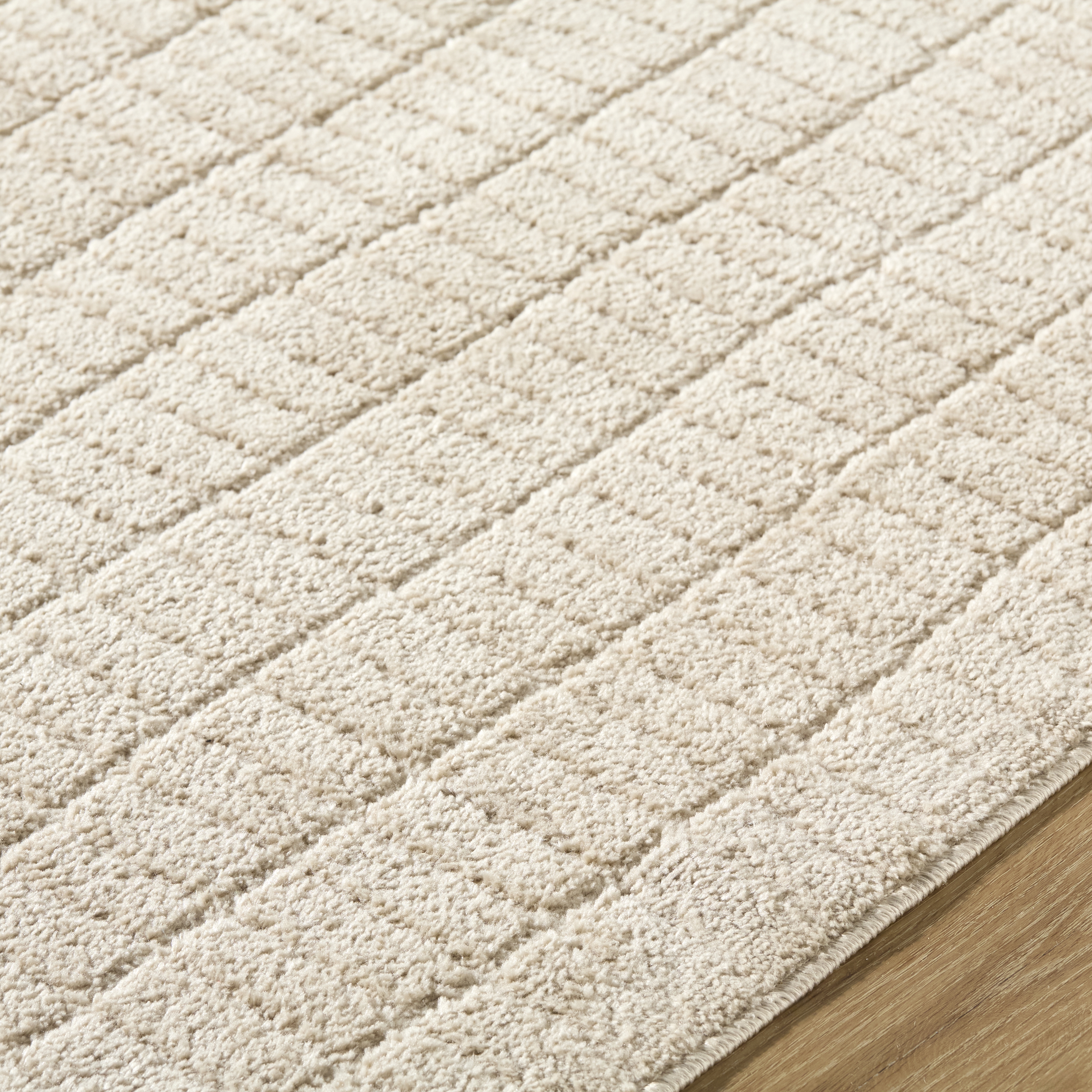 Cascade White Indoor 2'7" x 10' Machine Woven Rug - Image 3