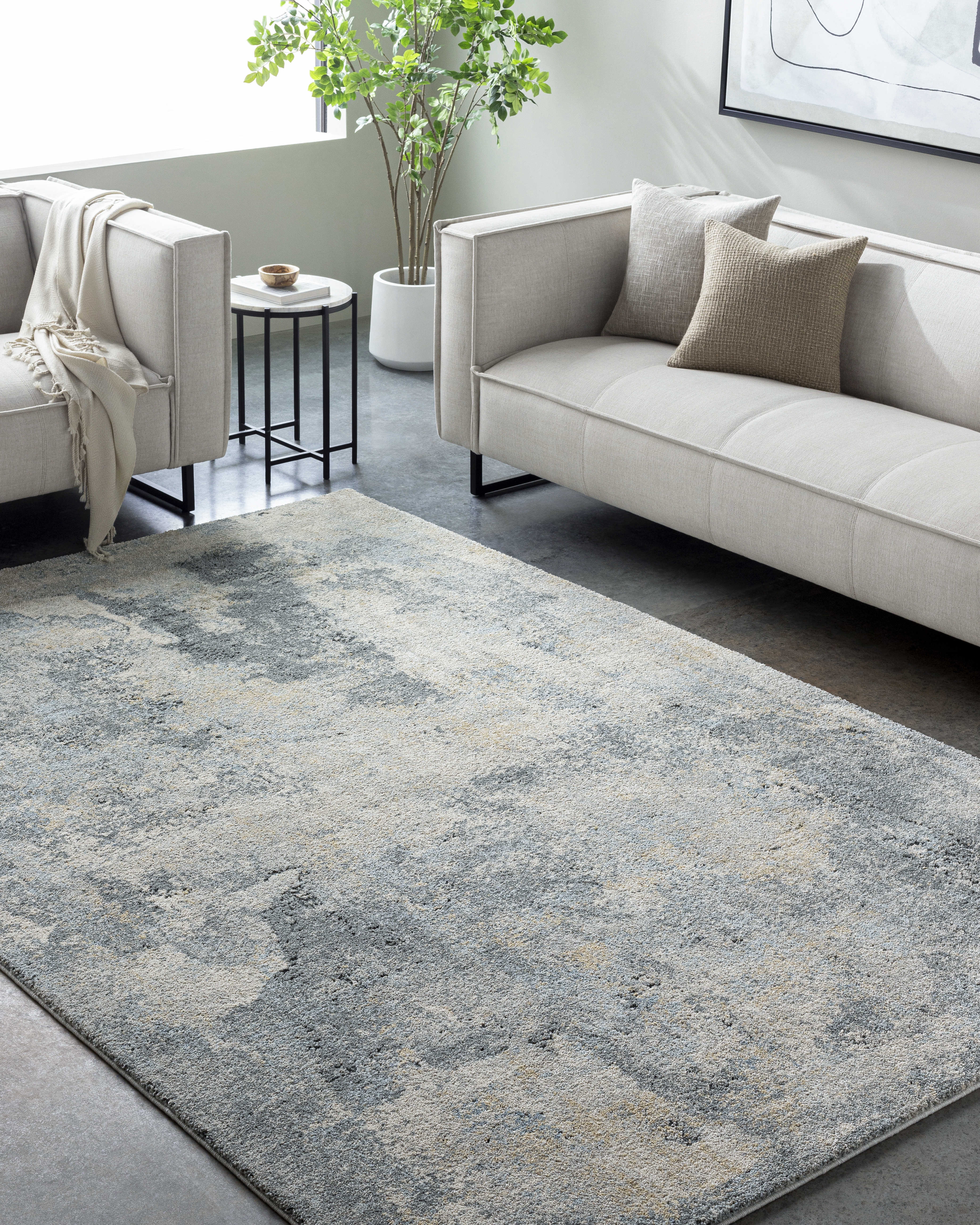 Avellino Gray Indoor 5'3" x 7' Machine Woven Rug - Image 1