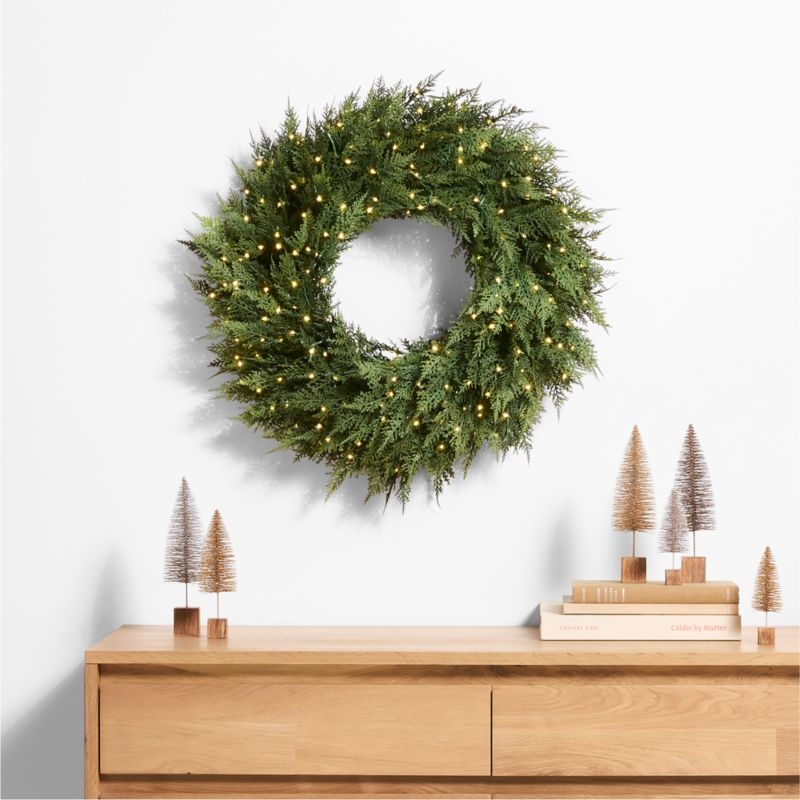 Faux Hemlock Pine Pre-Lit LED Wreath 28" - Image 1