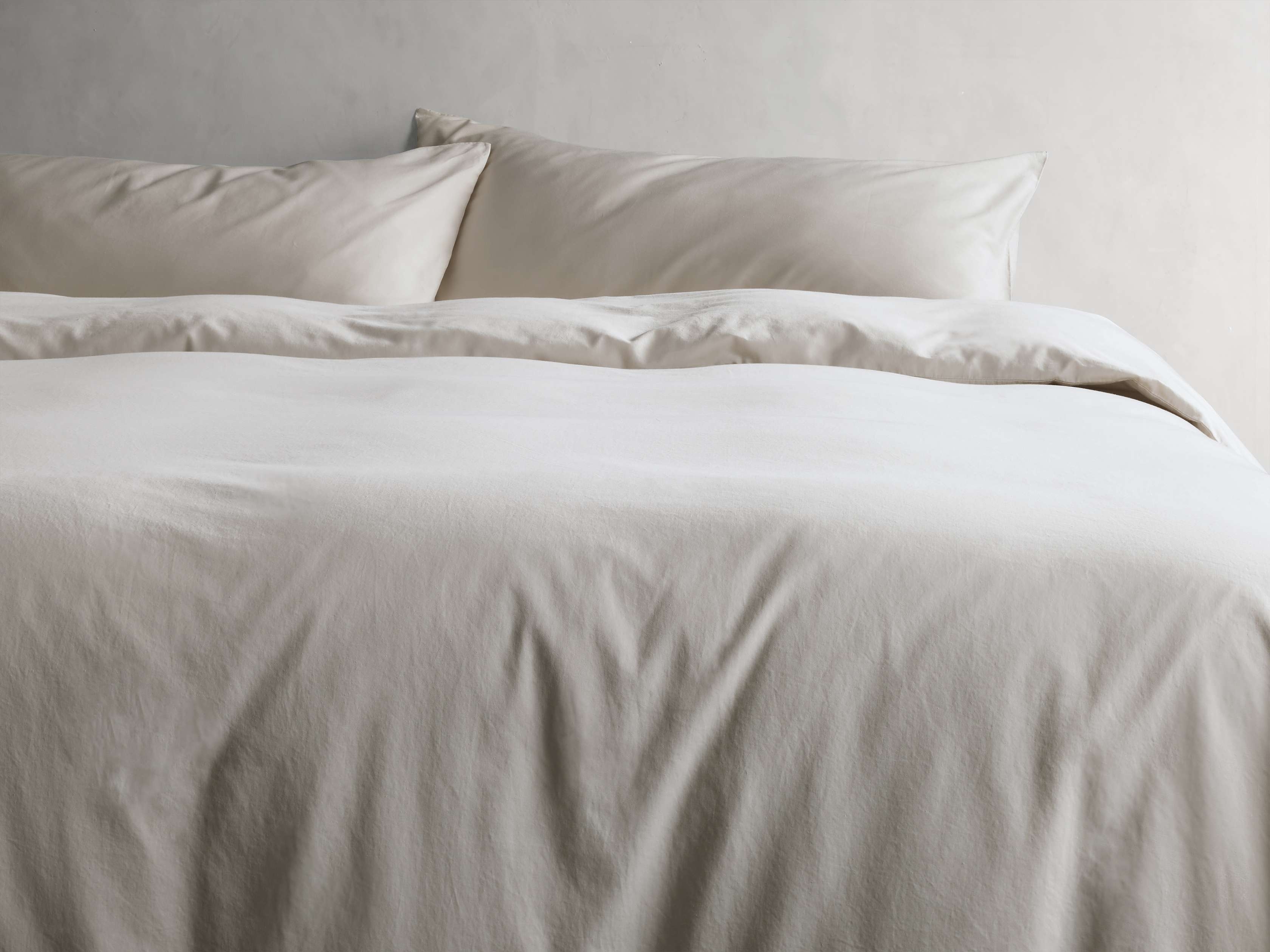 Italian Garment-Dyed Sateen Duvet Set in Cotton Queen Natural - Image 0