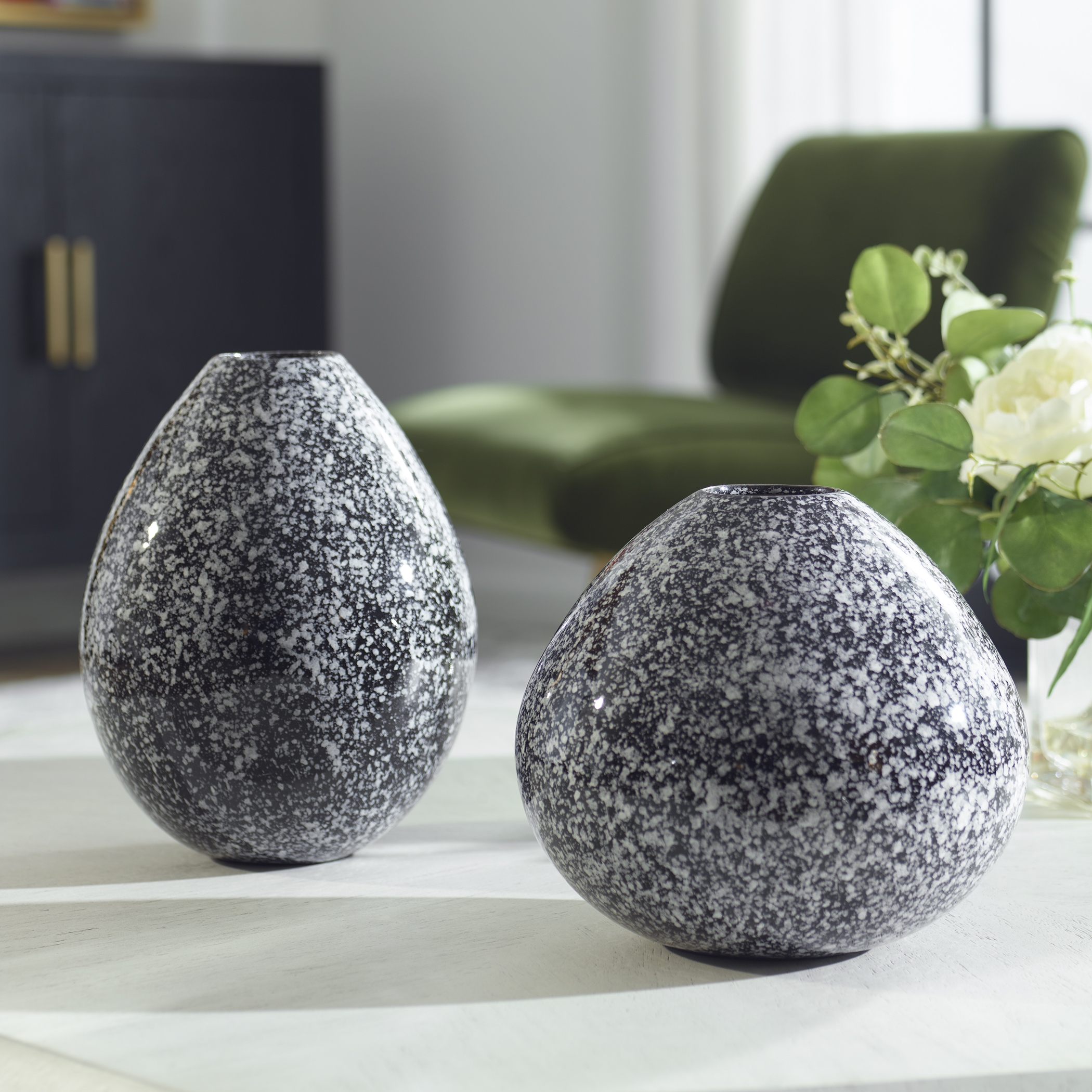 Cosmic Black & White Vases Set/2 - Image 1