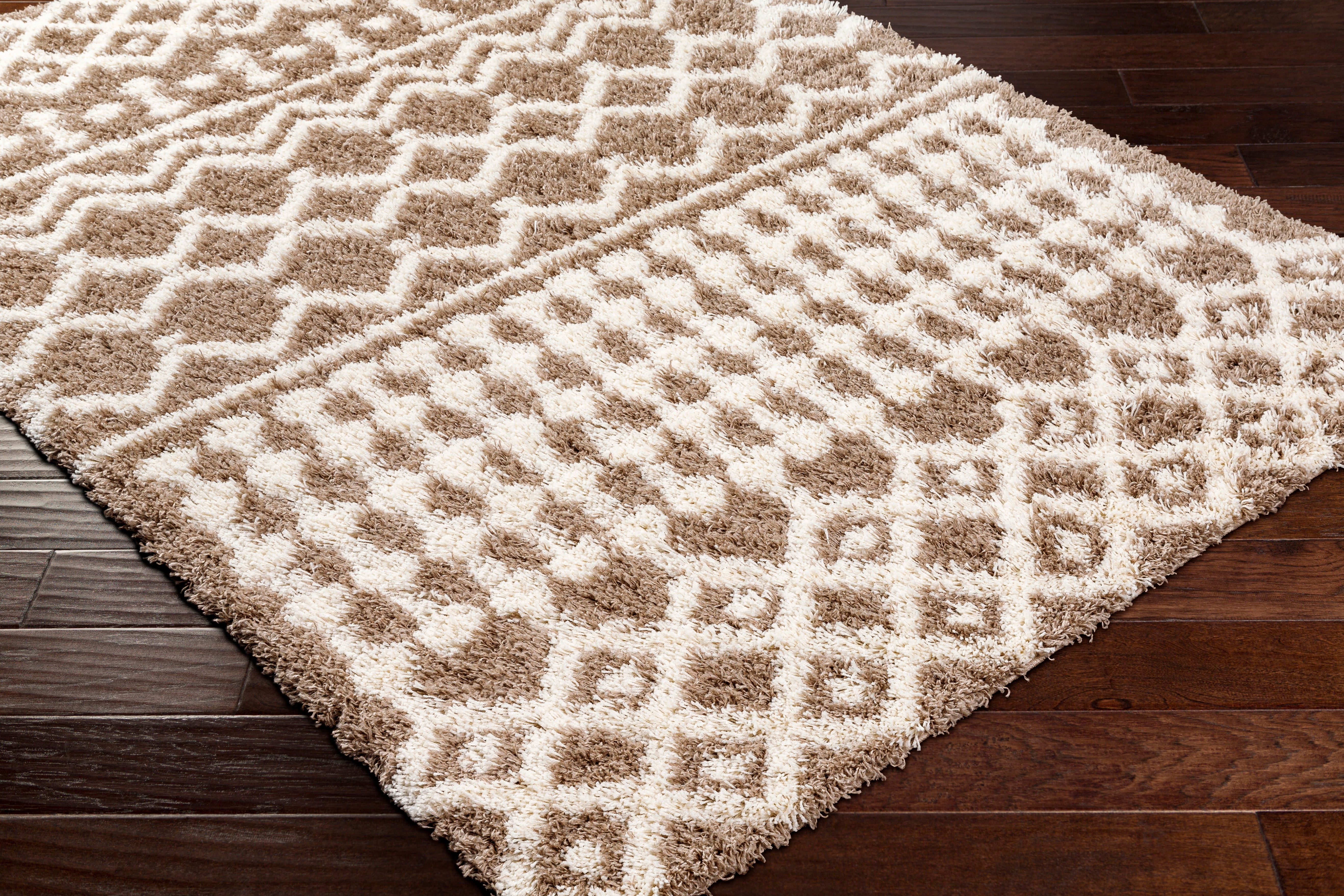 Urban Shag Beige Indoor 6'7" x 9'6" Machine Woven Rug - Image 6