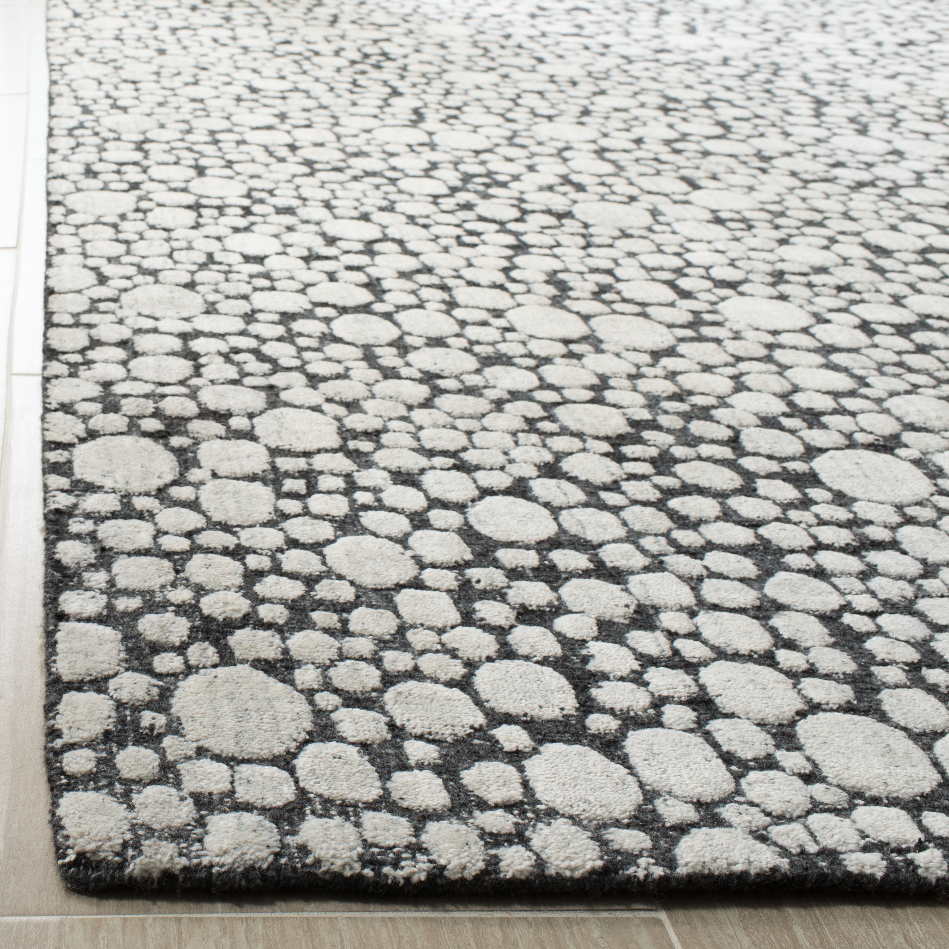 Arlo Home Hand Loomed Area Rug, MIR680H, Charcoal/Cream,  6' X 9' - Image 2