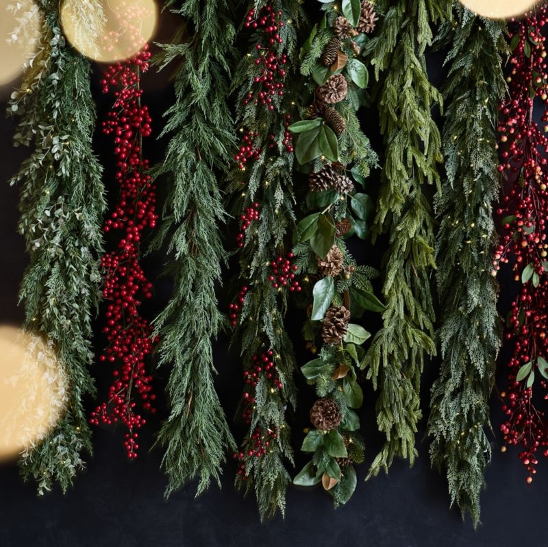 Faux Pre-Lit Cedar & Boxwood Garland 6' - Image 3