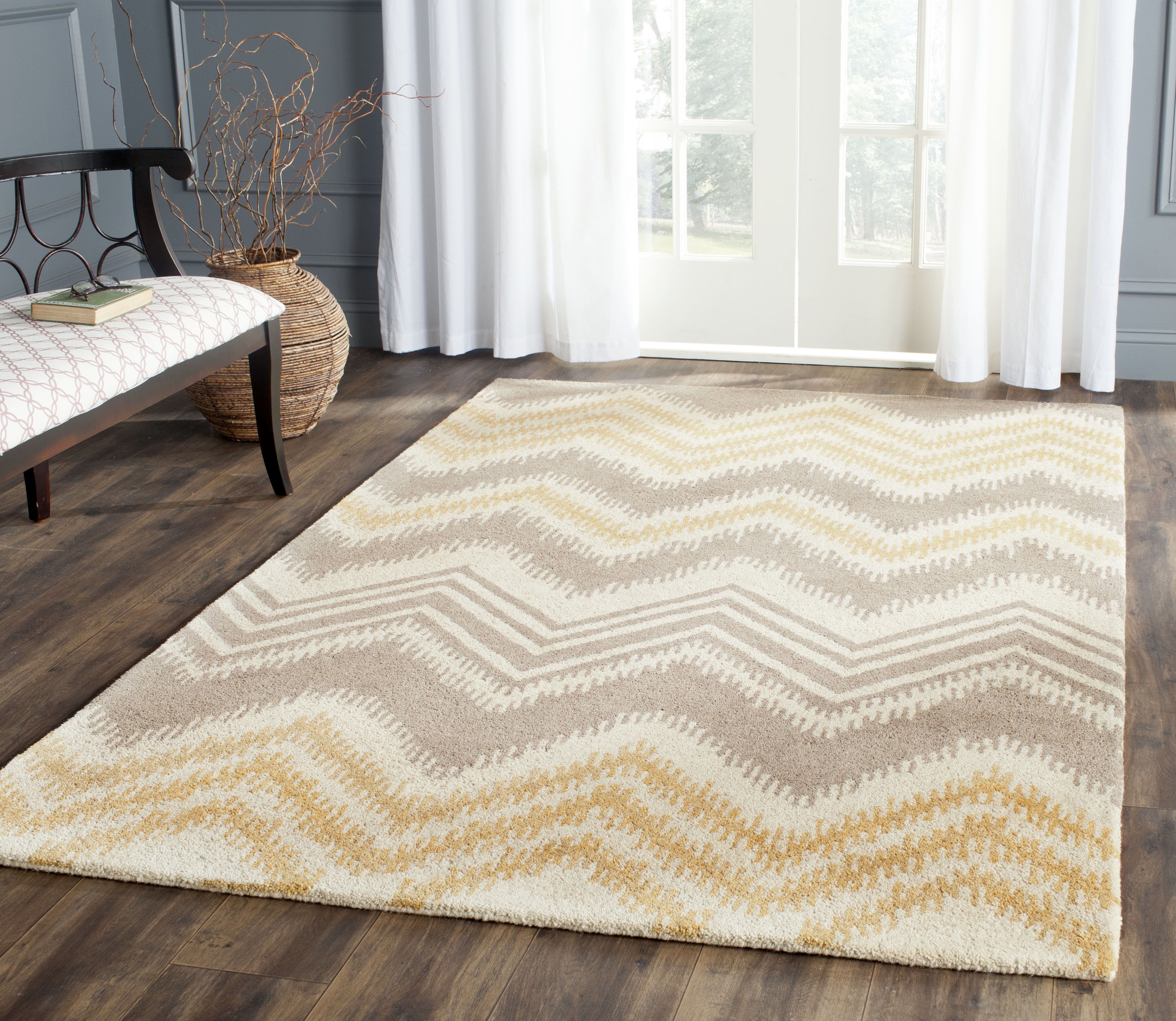 Arlo Home Hand Tufted Area Rug, CPR445B, Grey/Gold,  4' X 6' - Image 1