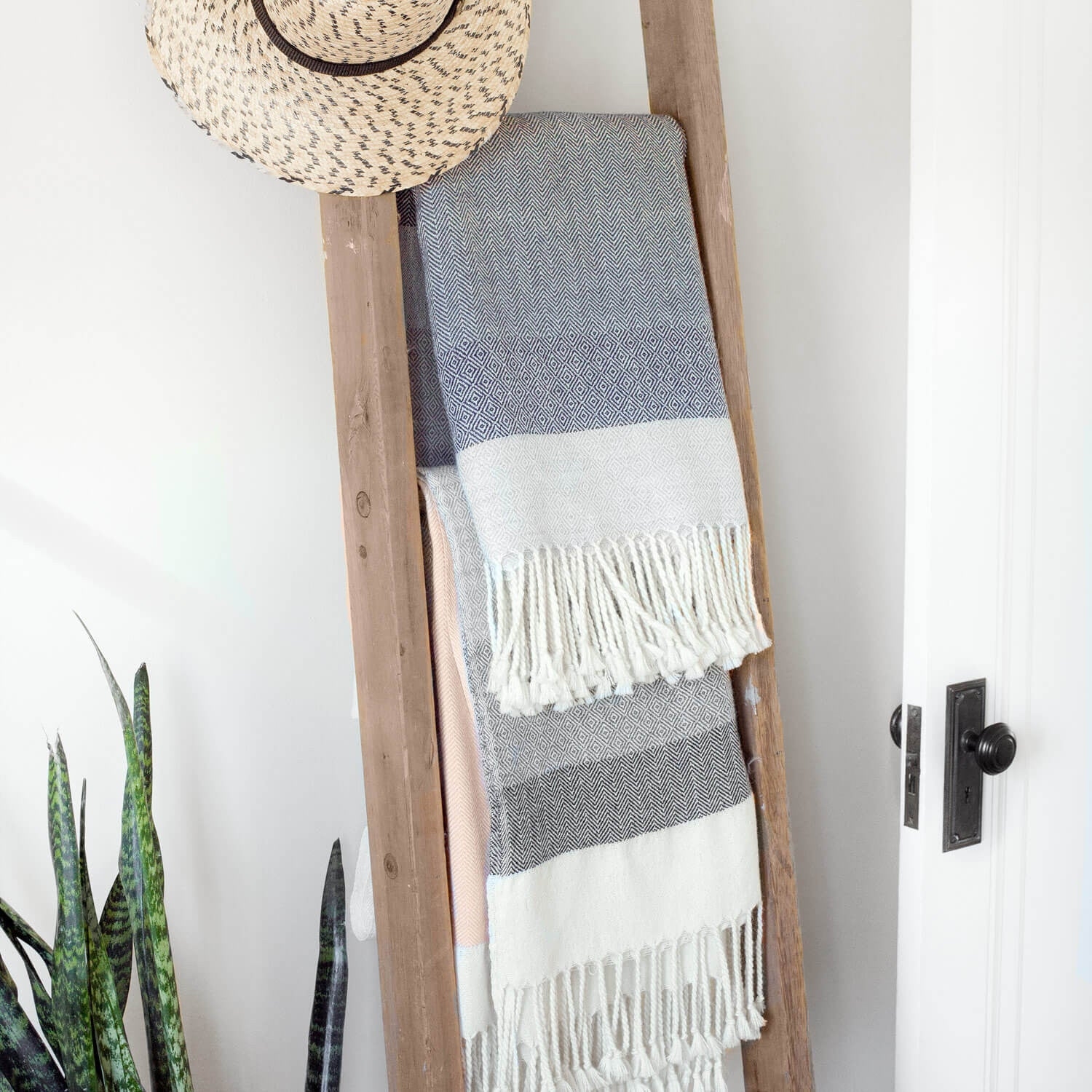 The Citizenry Cascada Alpaca Throw | Grey - Image 6