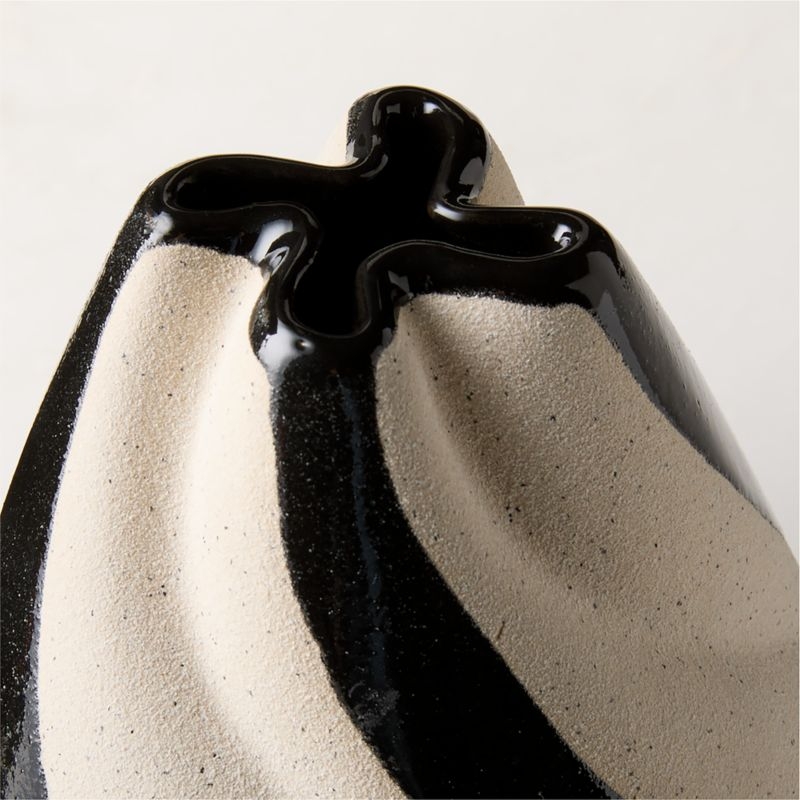 Izmal Black and White Ceramic Vase - Image 3