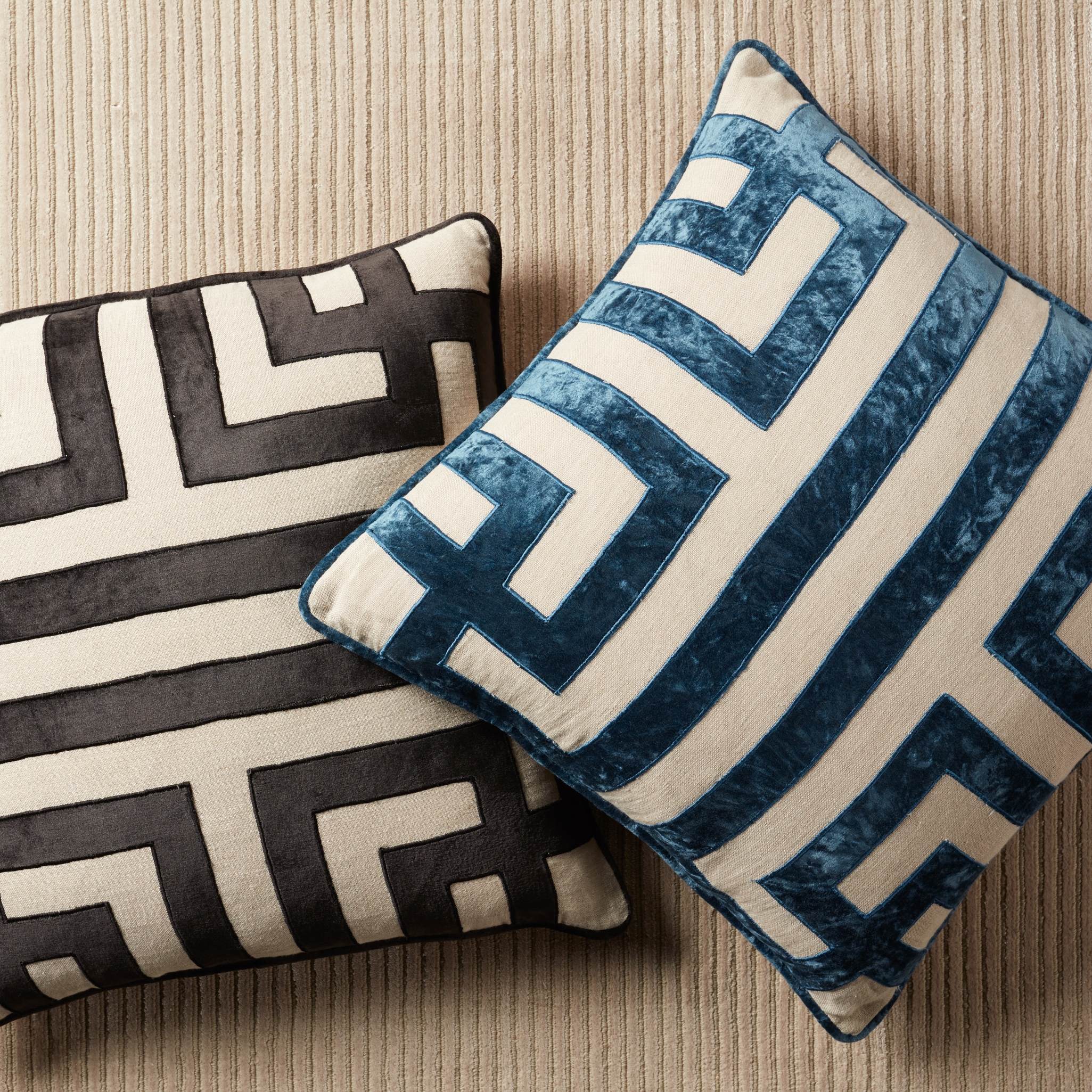Design (US) Black 22"X22" Pillow - Image 4