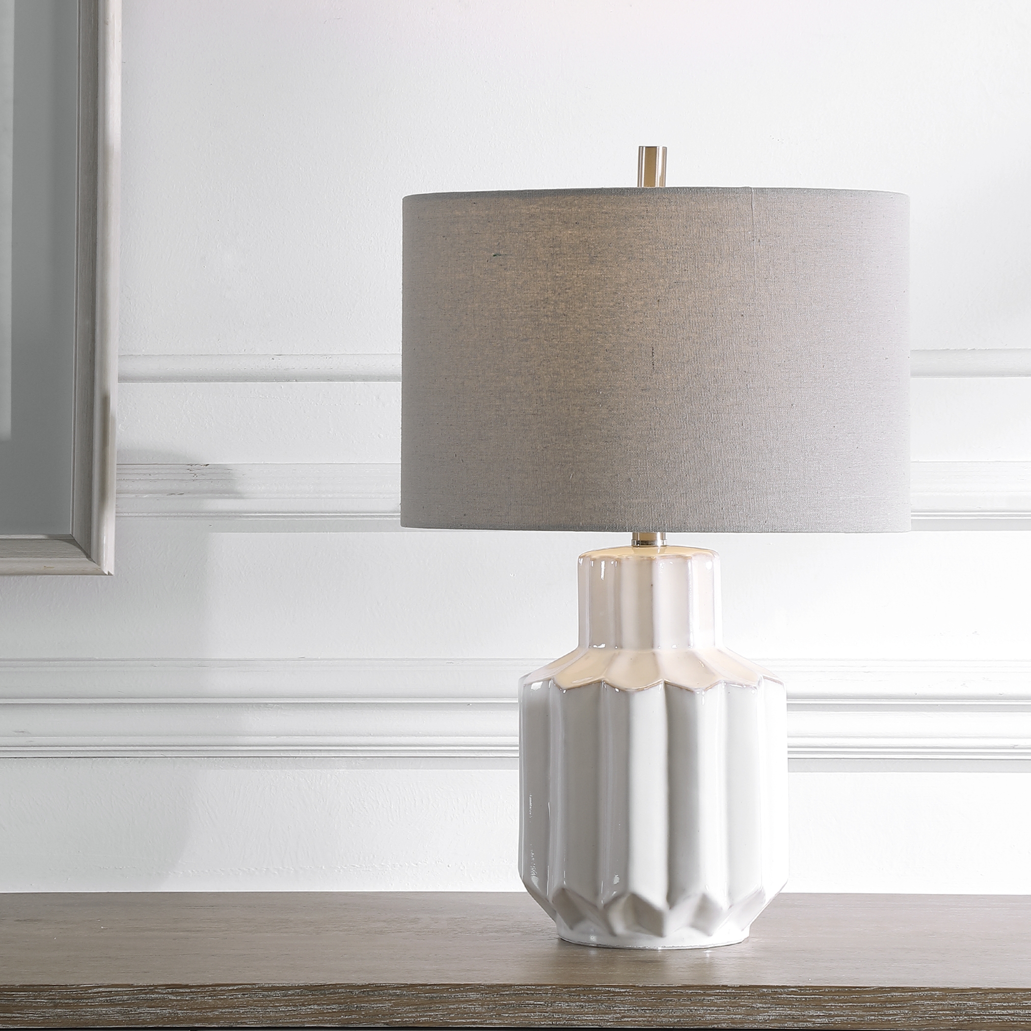 Geometric Table Lamp, White, 21.5" - Image 4
