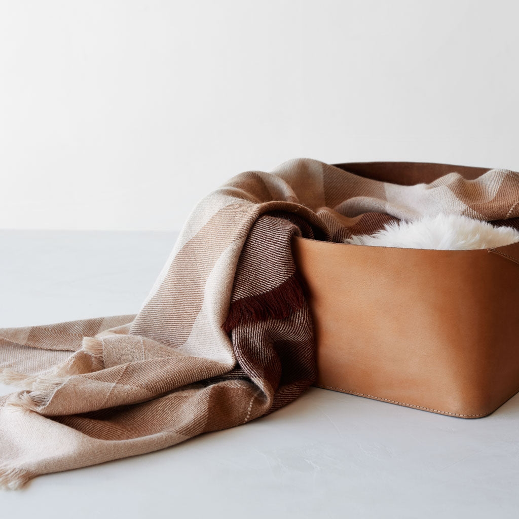 The Citizenry Esperanza Alpaca Throw | Rust - Image 7