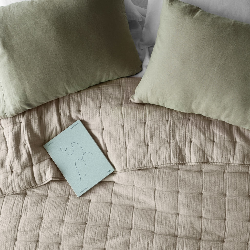 The Citizenry Organic Cotton Gauze Quilt | Full/Queen | Tan - Image 9