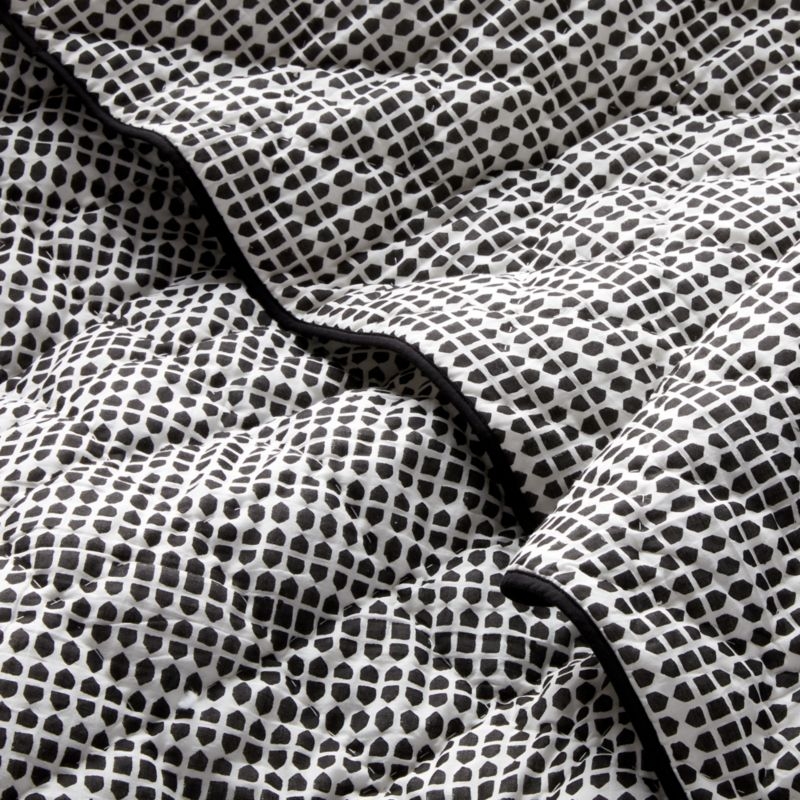 Pentagrid Black and White Full/Queen Quilt - Image 1