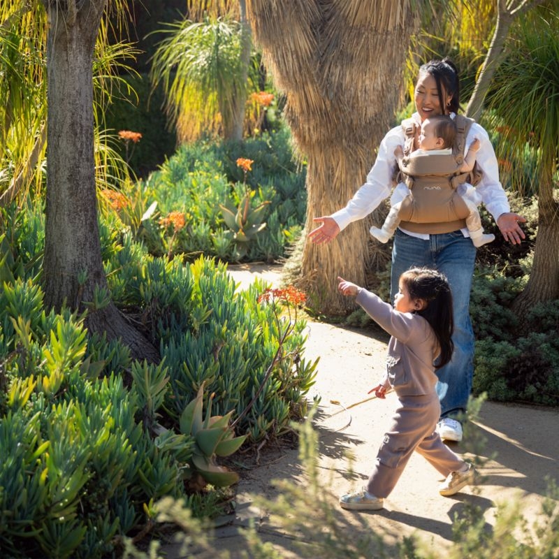 Nuna CUDL ™ Luxe Dusk 4-in-1 Baby Carrier - Image 2