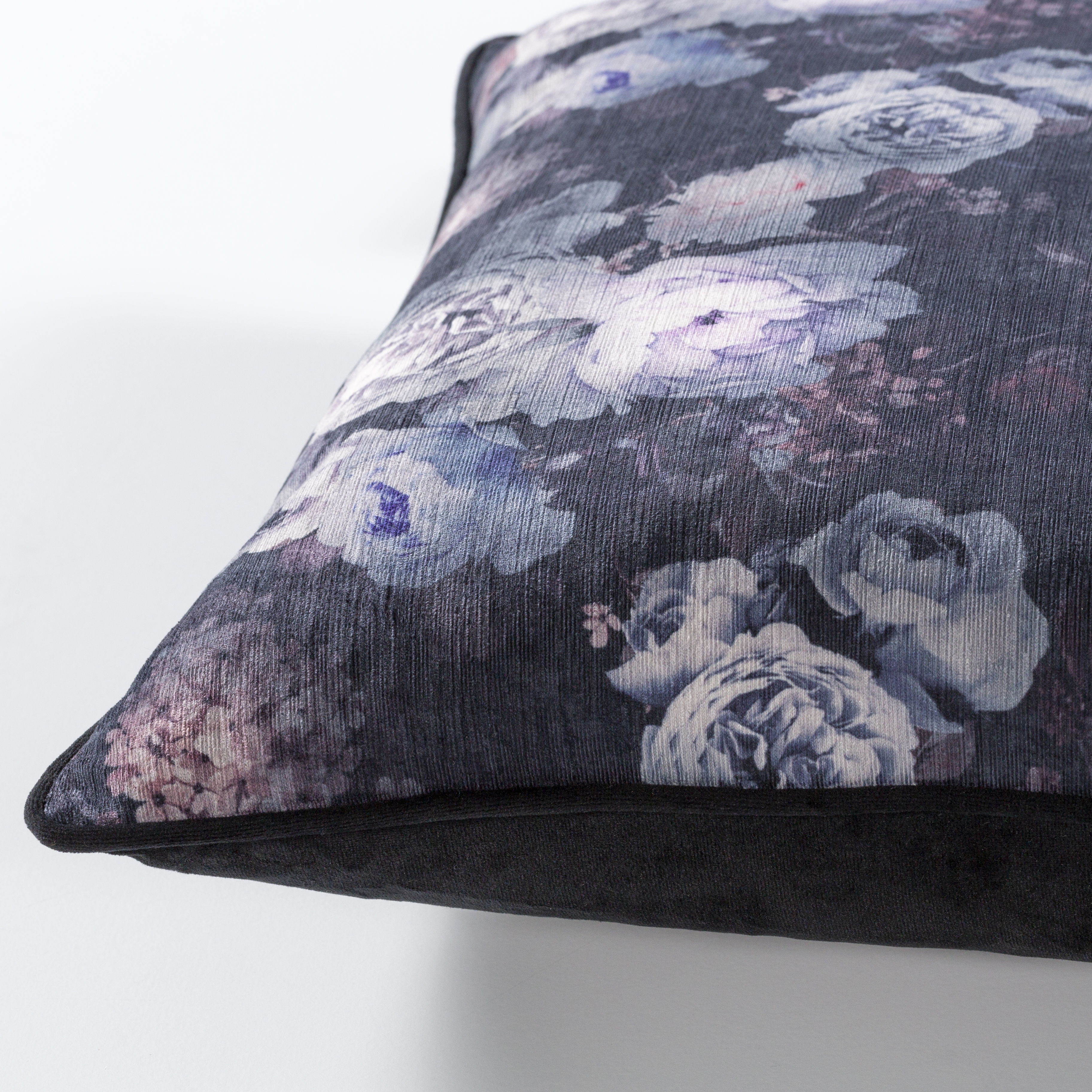 Horticulture HTC-001 20"L x 20"W Pillow Cover - Image 2