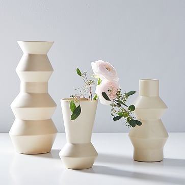 Totem Vase, Black, 1 X Vase 8", 1 X Vase 10.5", 1 X Vase 15" - Image 1