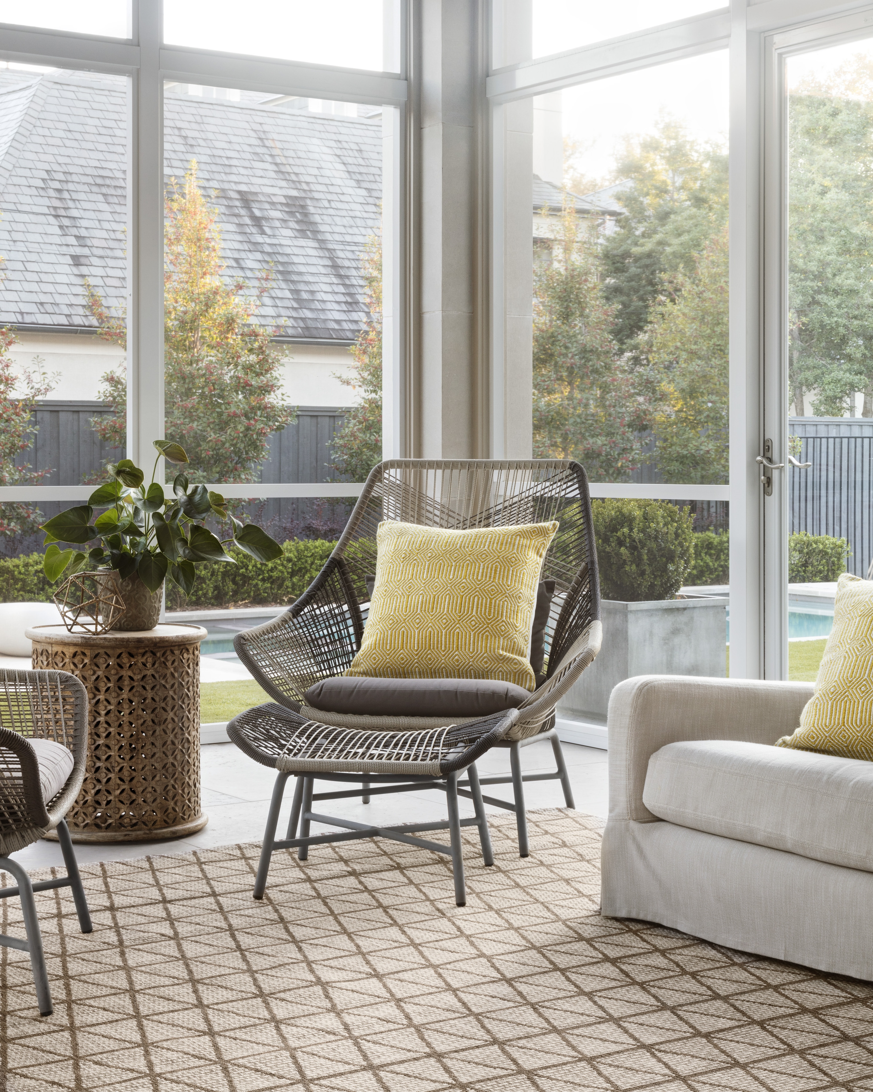 Loloi Isle Beige / Mocha 2'-2" x 3'-9" - Image 1