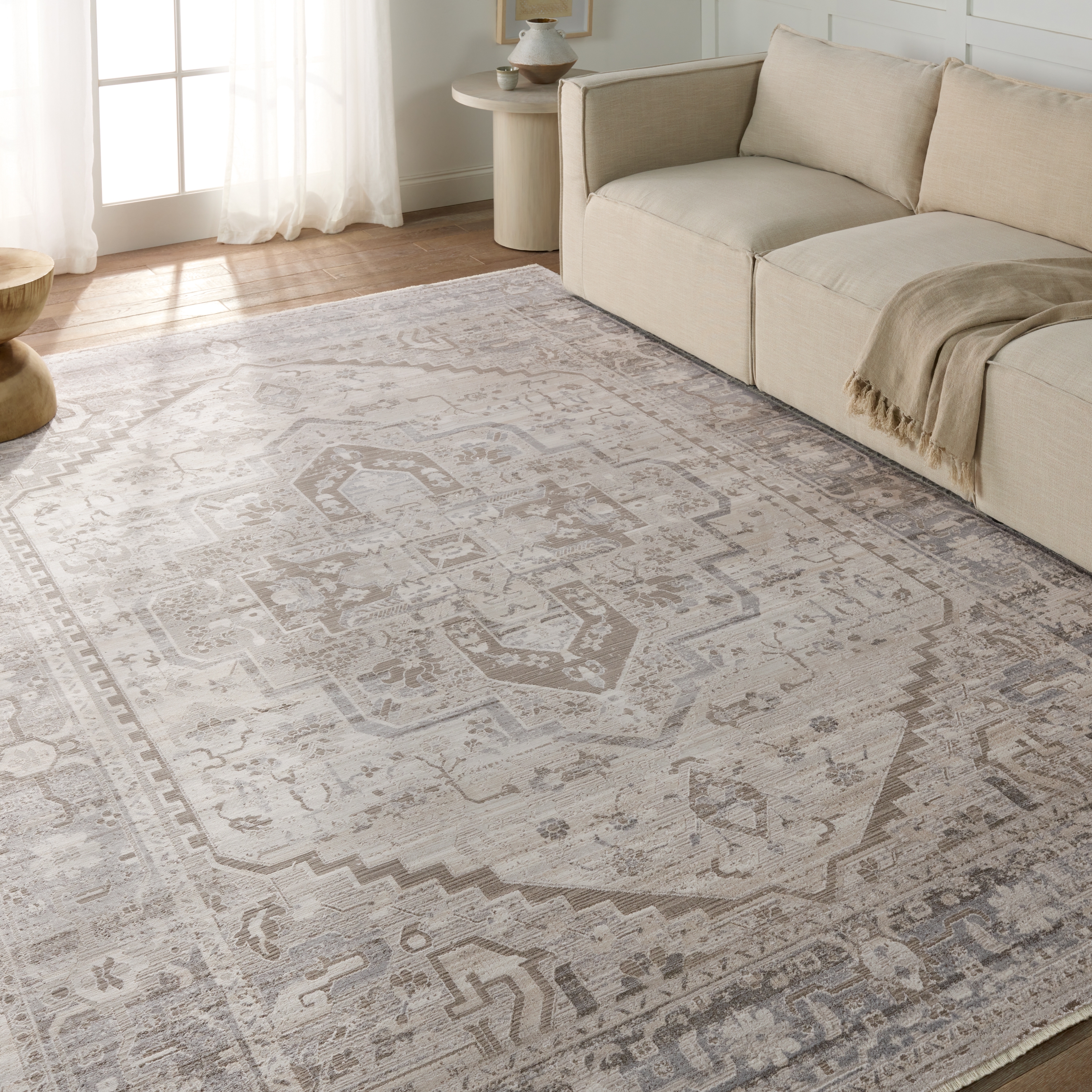 Vibe by Venn Medallion Taupe/ Silver Area Rug (5'3"X7'6") - Image 4