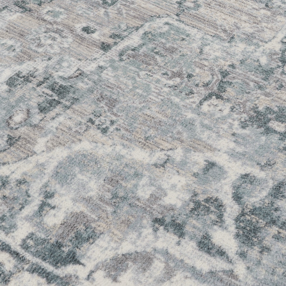 Buena 8 x 10 Rug - Traditional Blue - Image 2