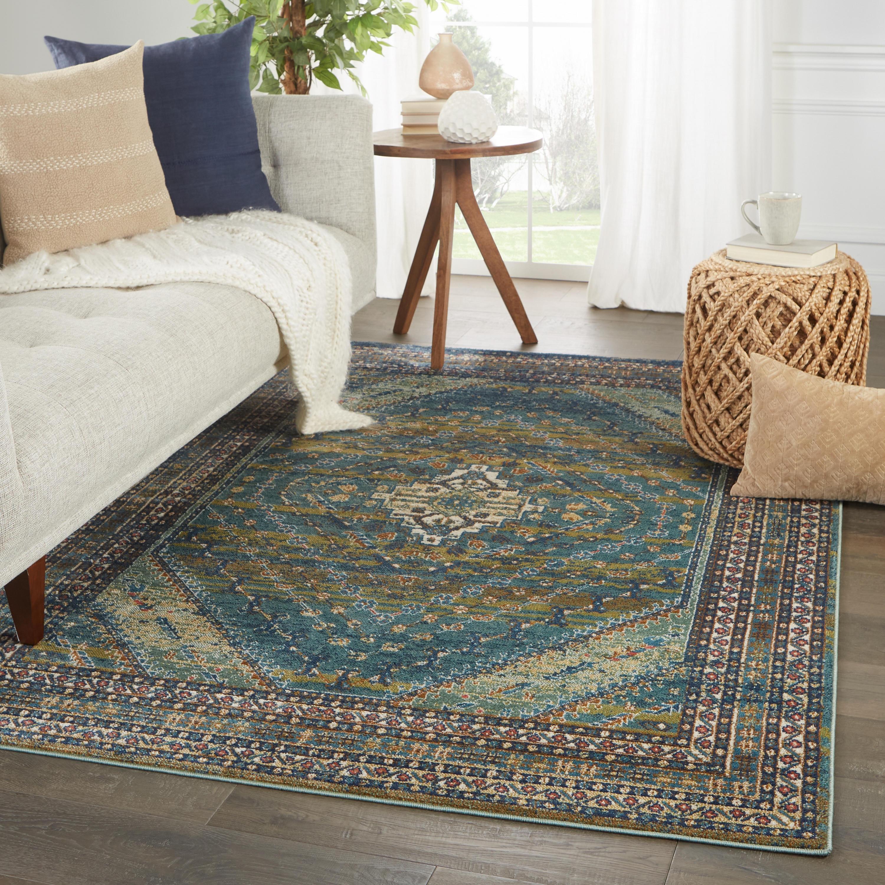 Vibe By Selah Medallion Blue/ Green Area Rug (5'X7'6") - Image 4