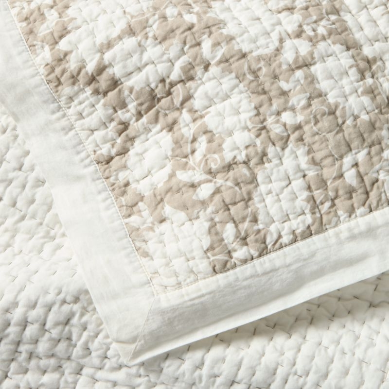 Celeste Cotton Light Beige Floral Full/Queen Quilt - Image 2