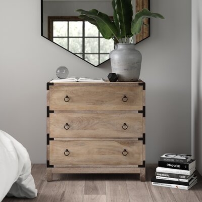 Ellinger 3 - Drawer Accent Chest - Image 0