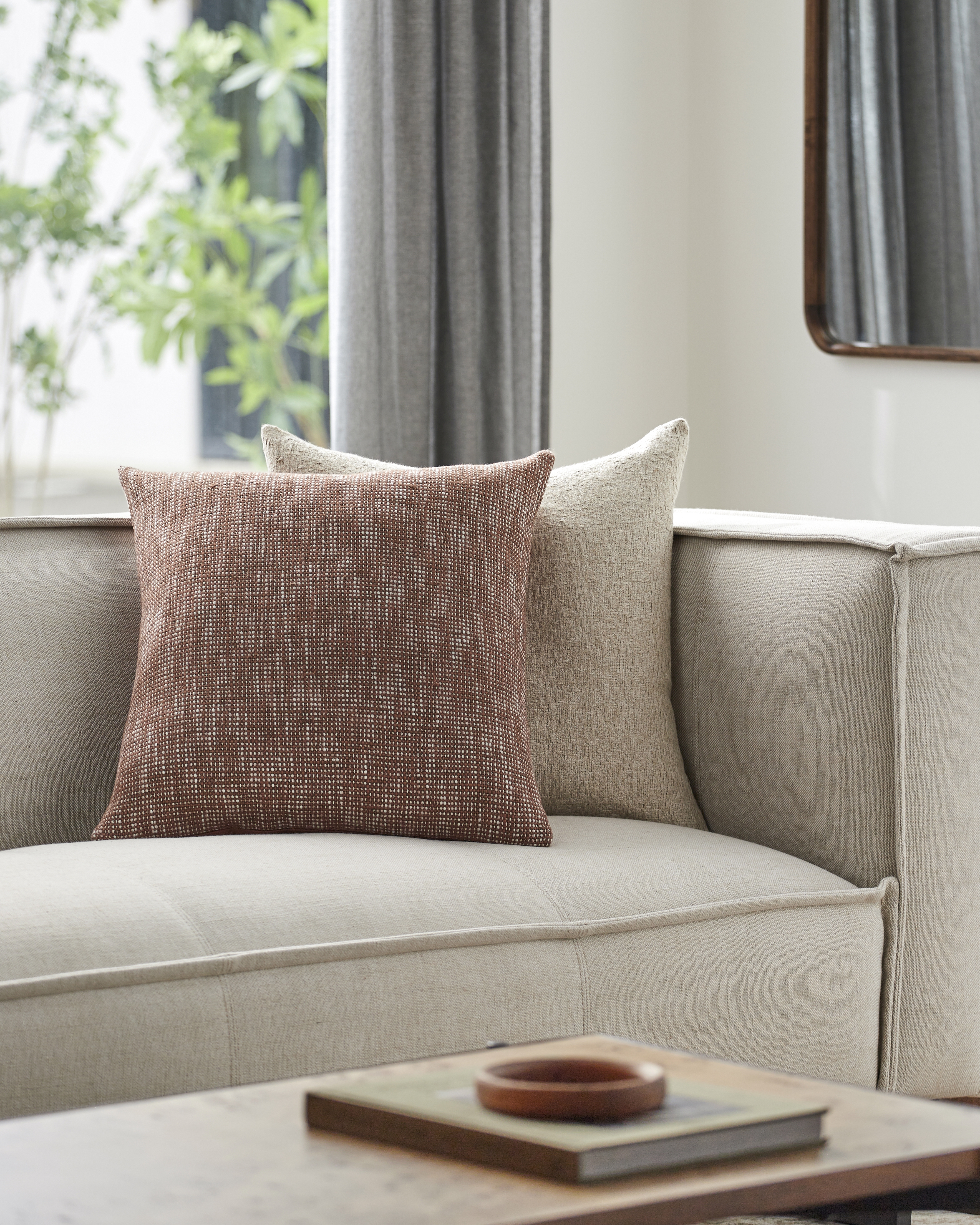 Margay MGY-001 18"L x 18"W Down Filled Pillow - Image 2