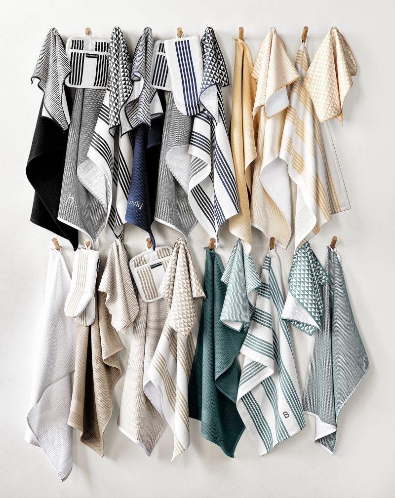 Cuisine Stripe Grey Organic Cotton Oven Mitts, Set of 2 - Image 1