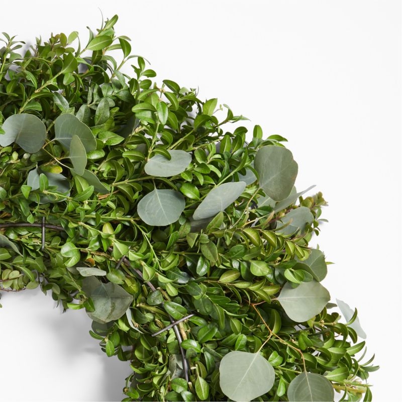 Live Hydrangea Berry Wreath 26" - Image 3