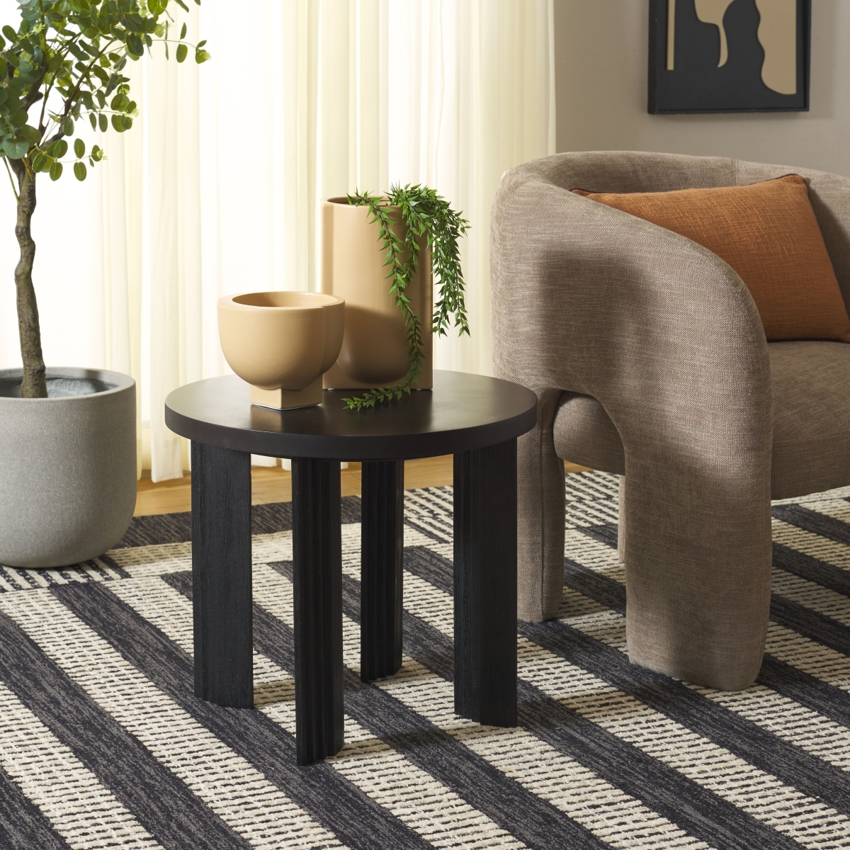 Basilio Accent Table - Black / Black - Safavieh - Image 1