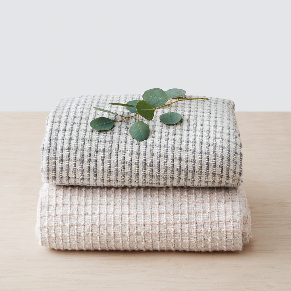The Citizenry La Leña Luxe Alpaca Bed Blanket | Sand - Image 7